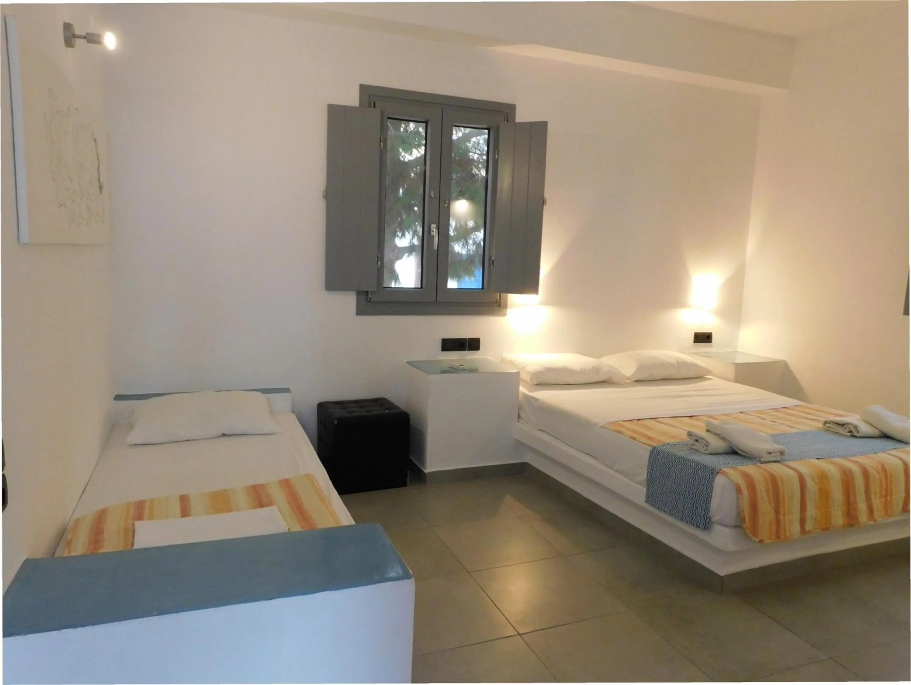 Bedroom, Bed in Aegean Studios Perissa