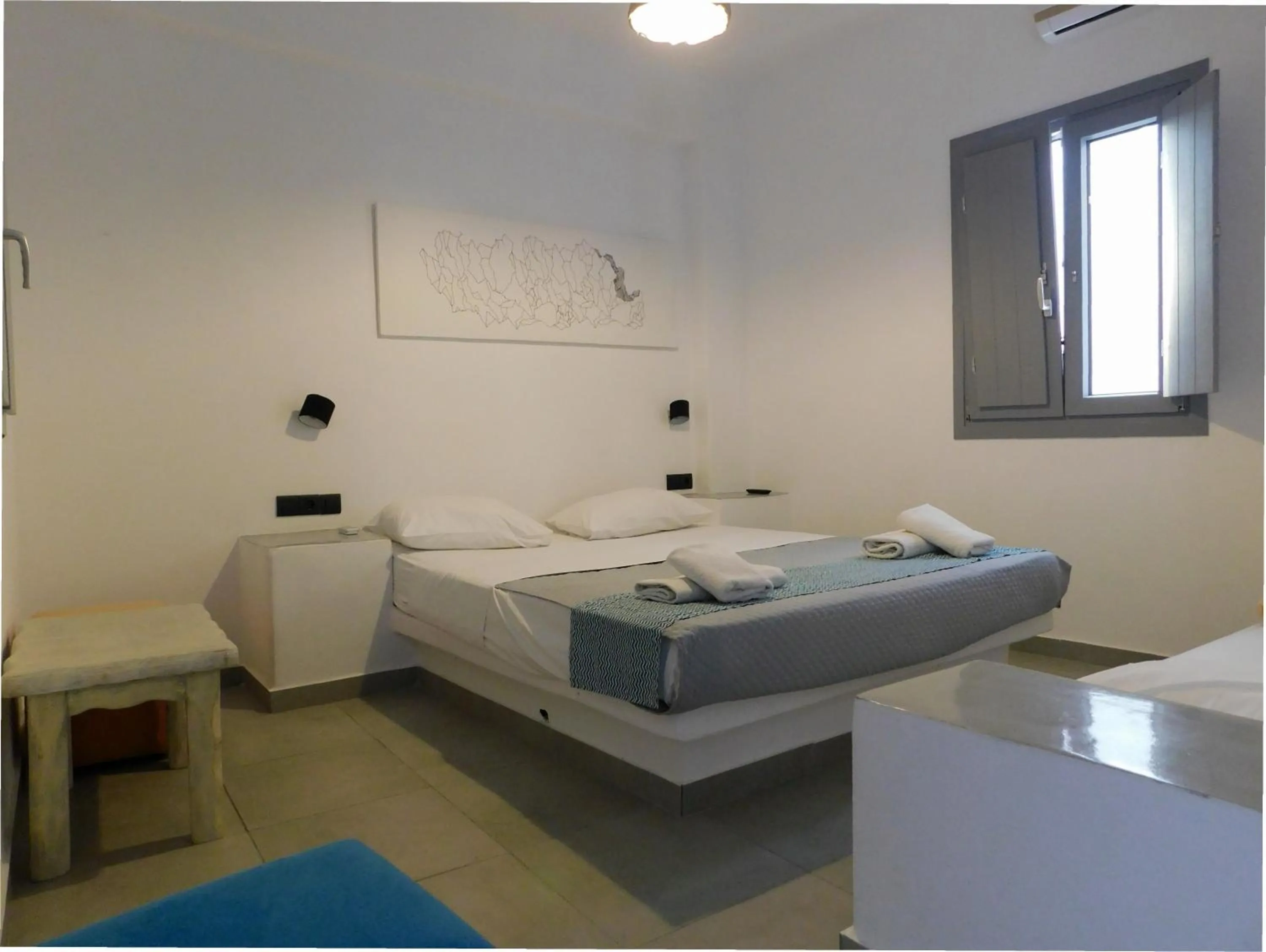Bedroom, Bed in Aegean Studios Perissa