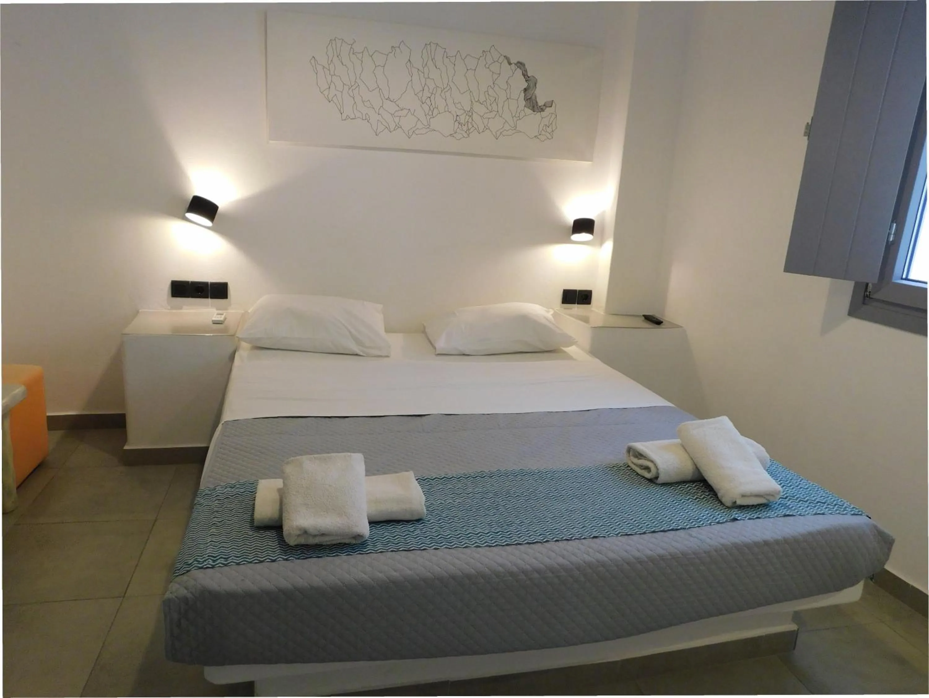 Bedroom, Bed in Aegean Studios Perissa