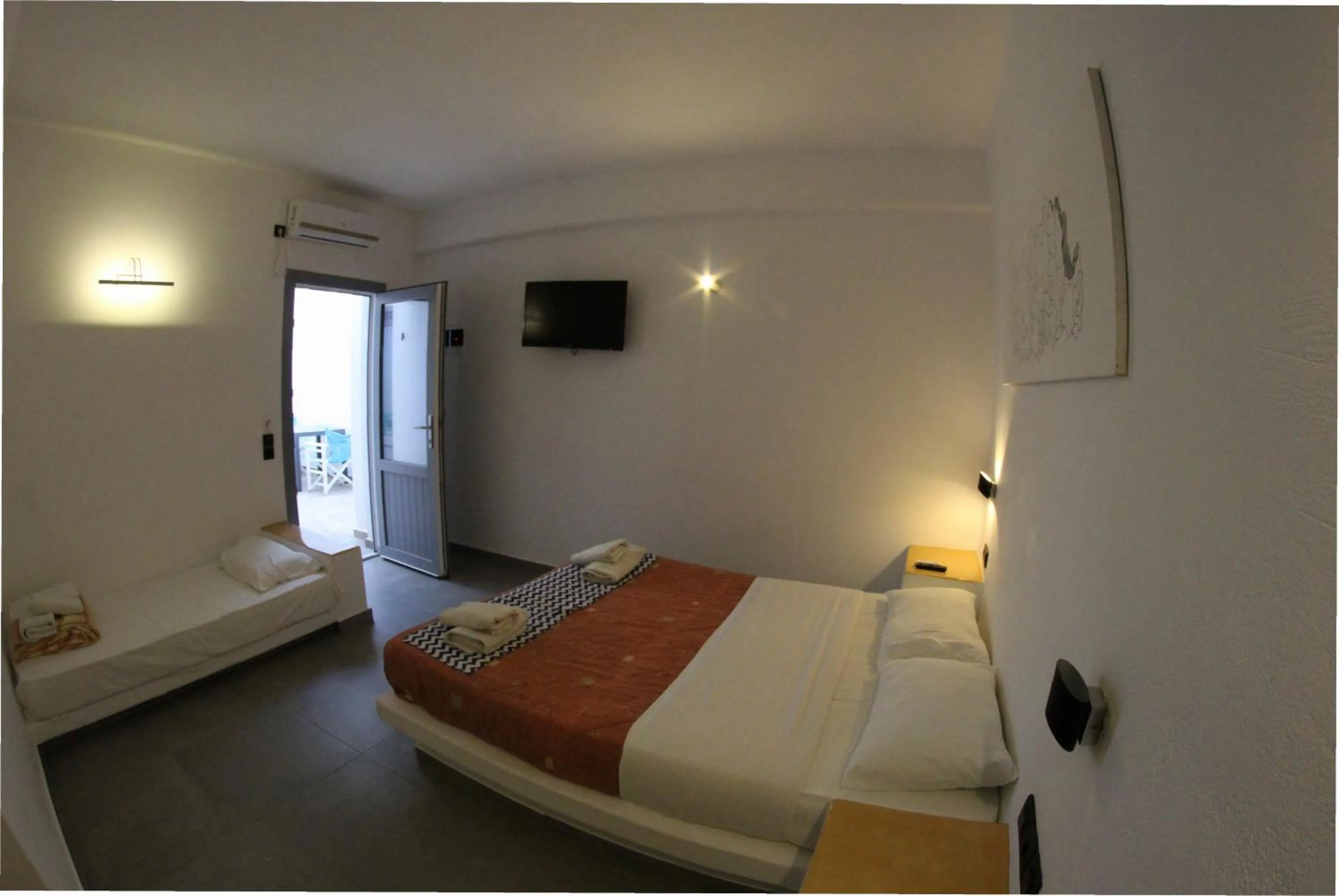 Bedroom, Bed in Aegean Studios Perissa