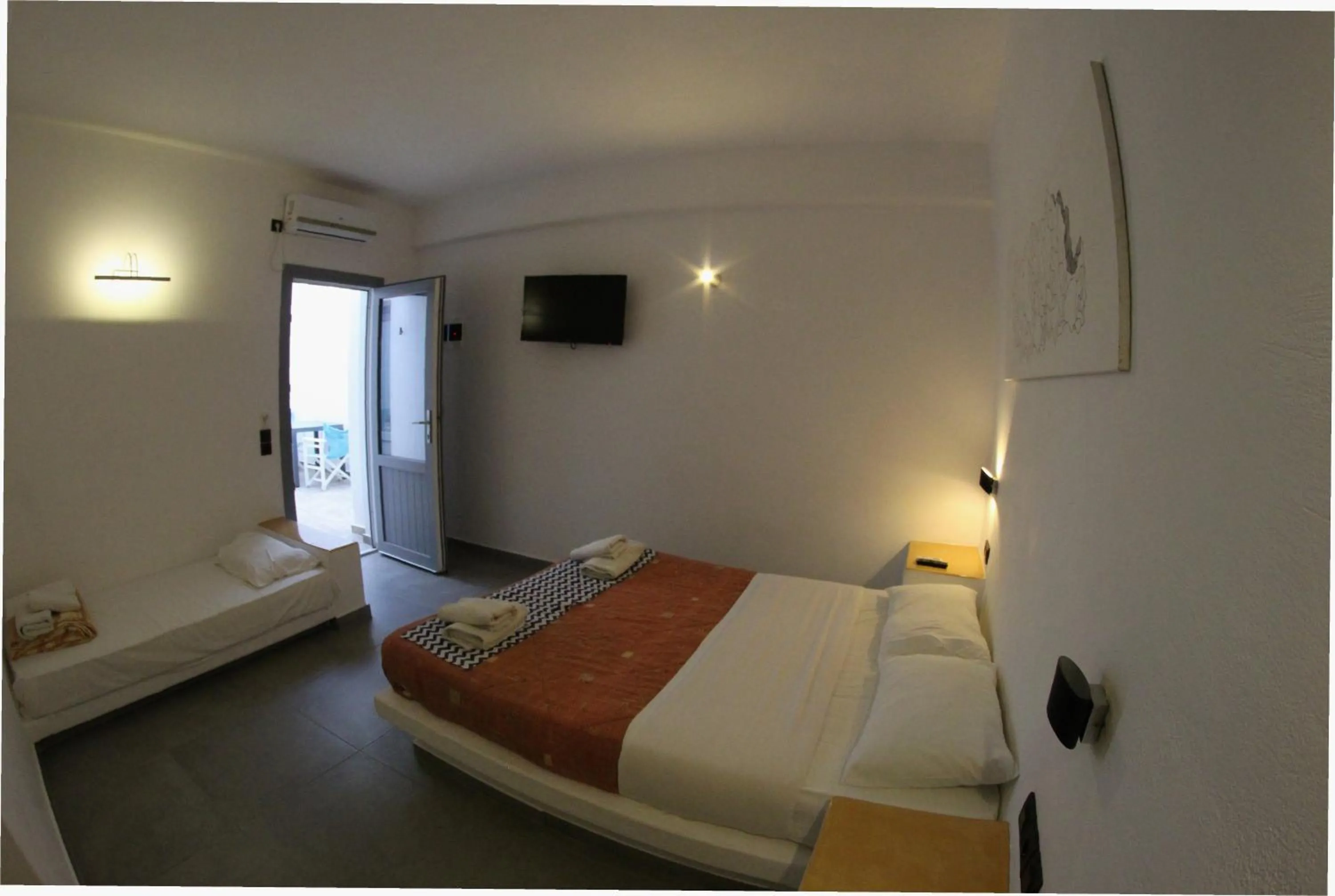 Bedroom, Bed in Aegean Studios Perissa