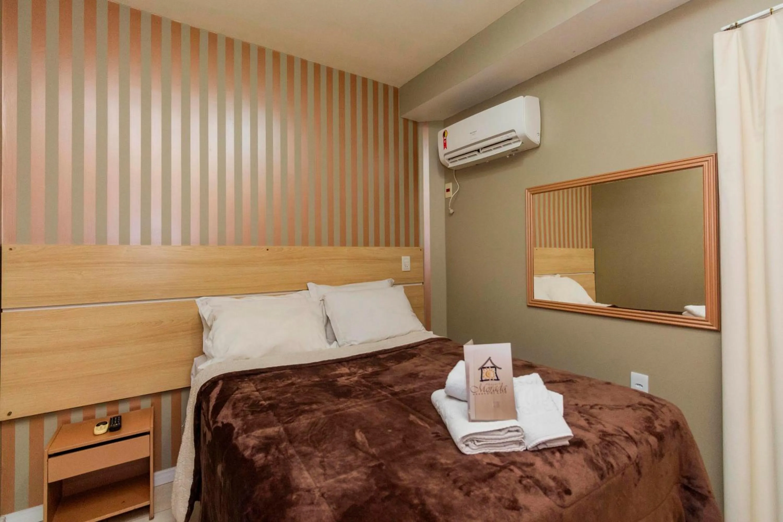 Swimming pool, Bed in Hotel Morada Del Este