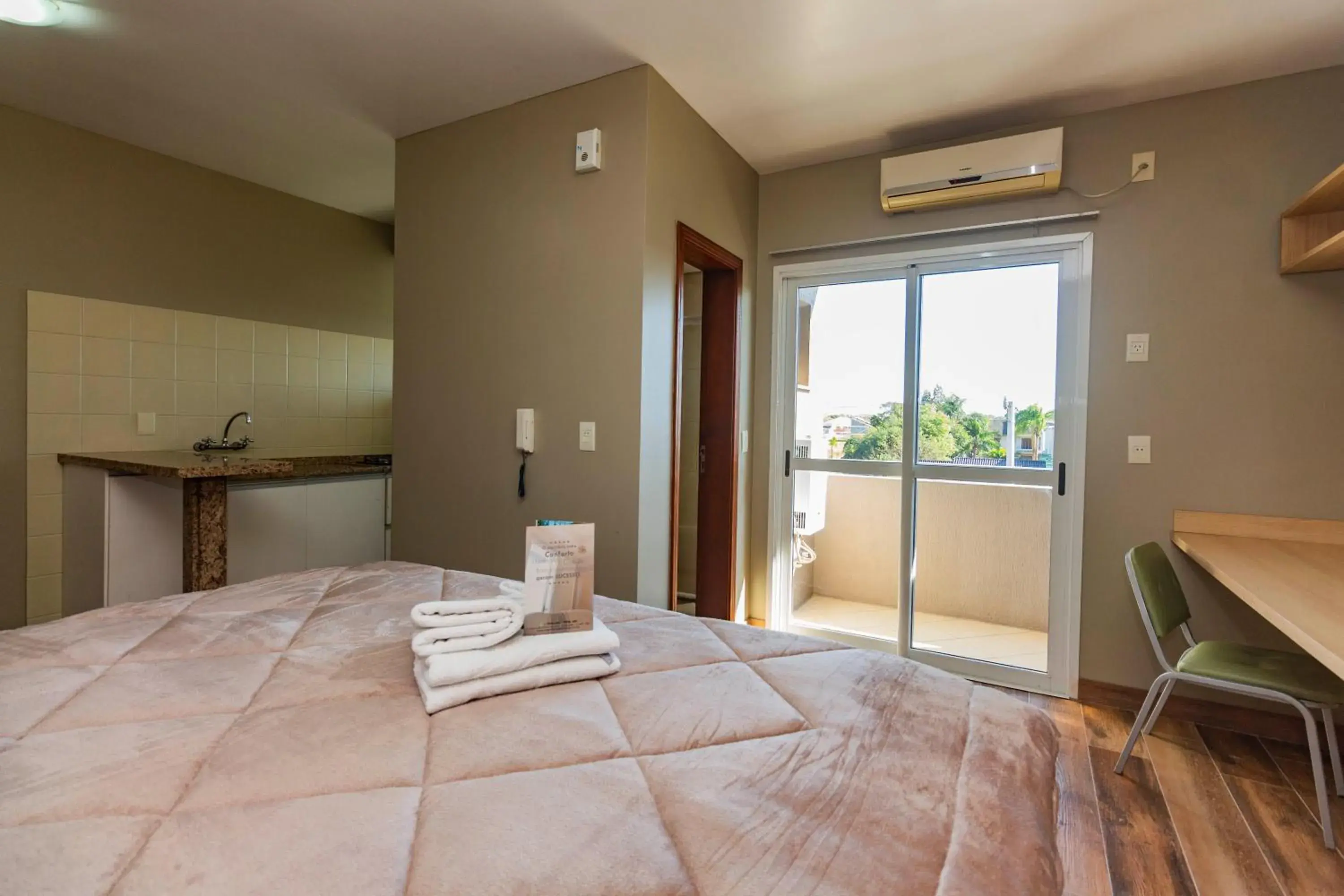 Studio Apartment with King Bed in Hotel Morada Del Este Studio Apartment with King Bed in Hotel Morada Del Este