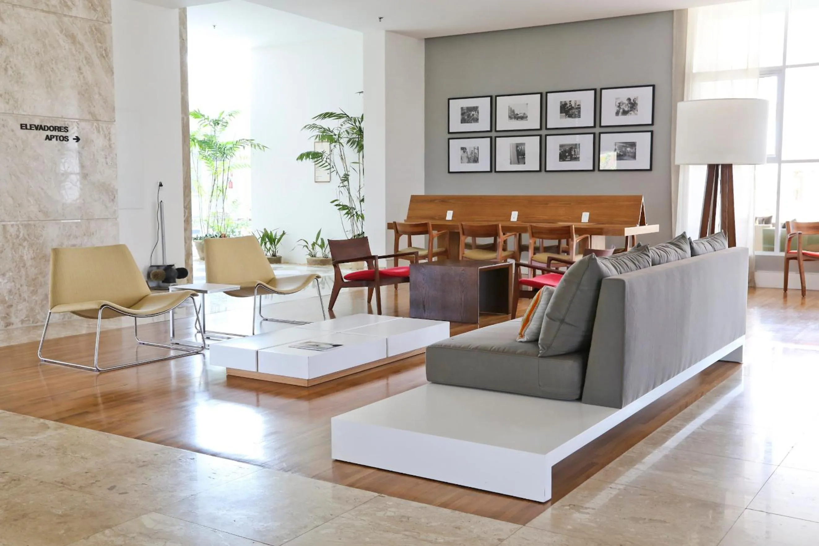 Communal lounge/ TV room in Vitória Hotel Convention Paulínia