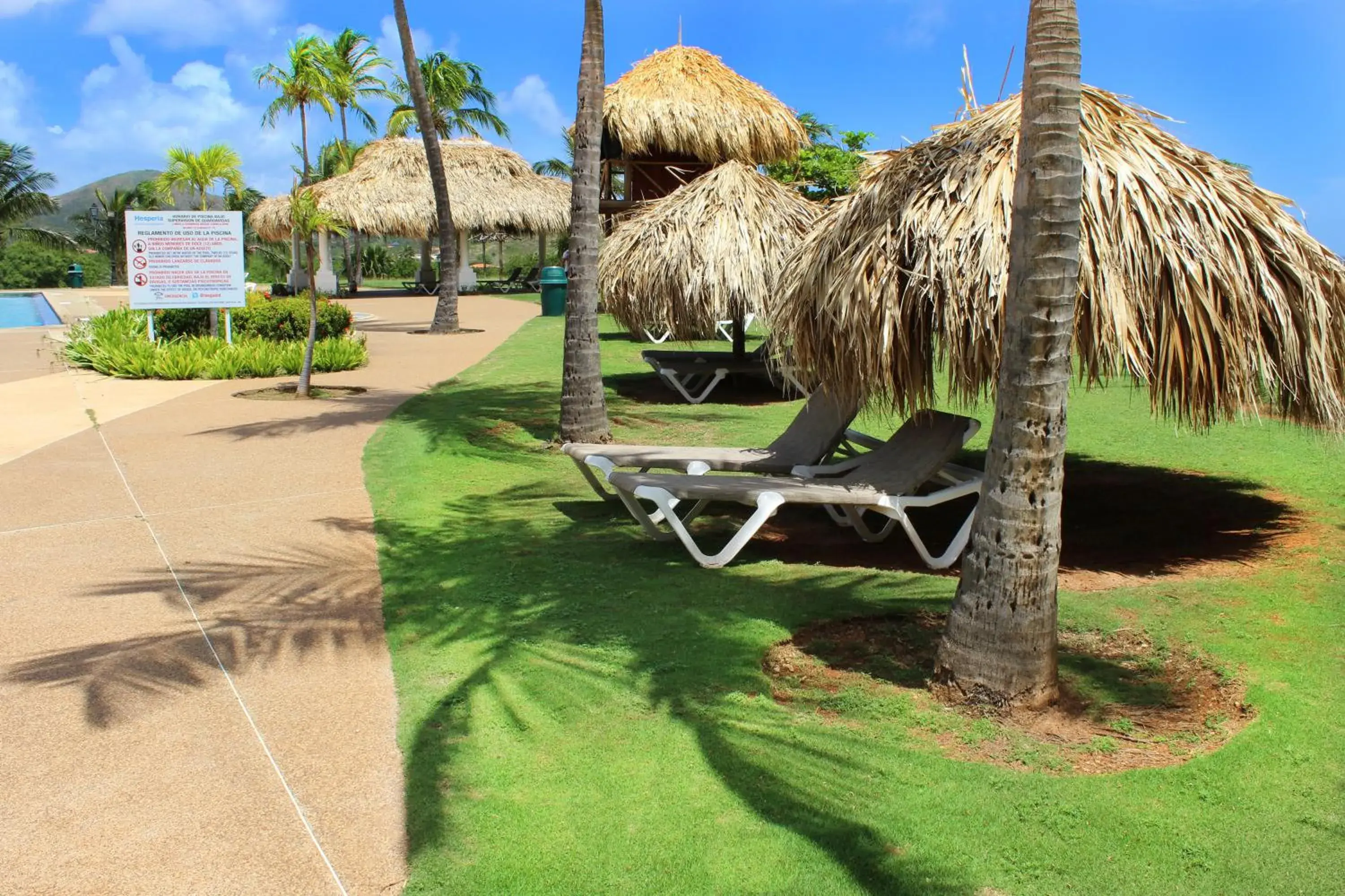 Swimming pool in Hesperia Isla Margarita Swimming pool in Hesperia Isla Margarita