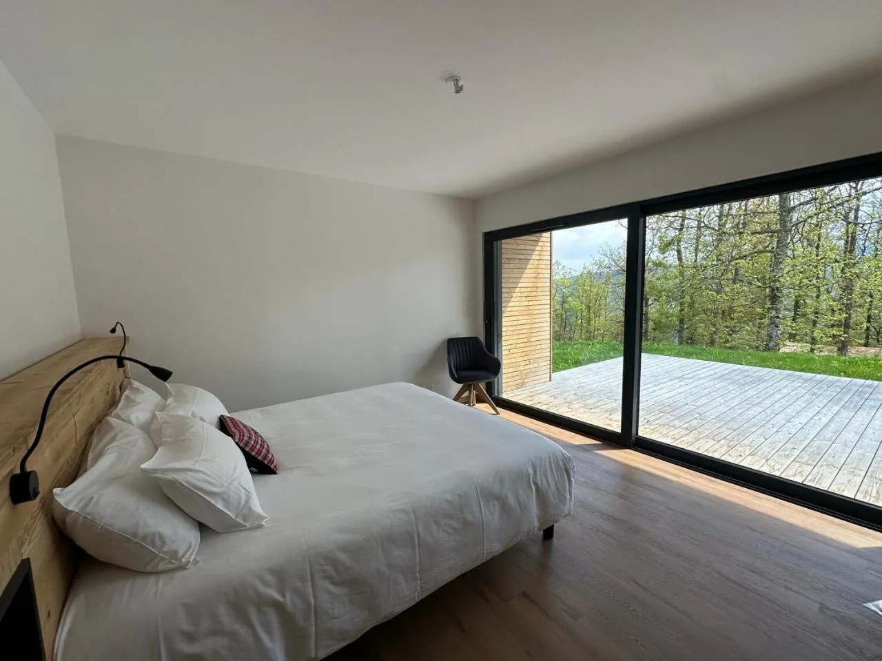 Bedroom, Bed in Domaine de Haslach, The Originals Collection, Résidence de Tourisme