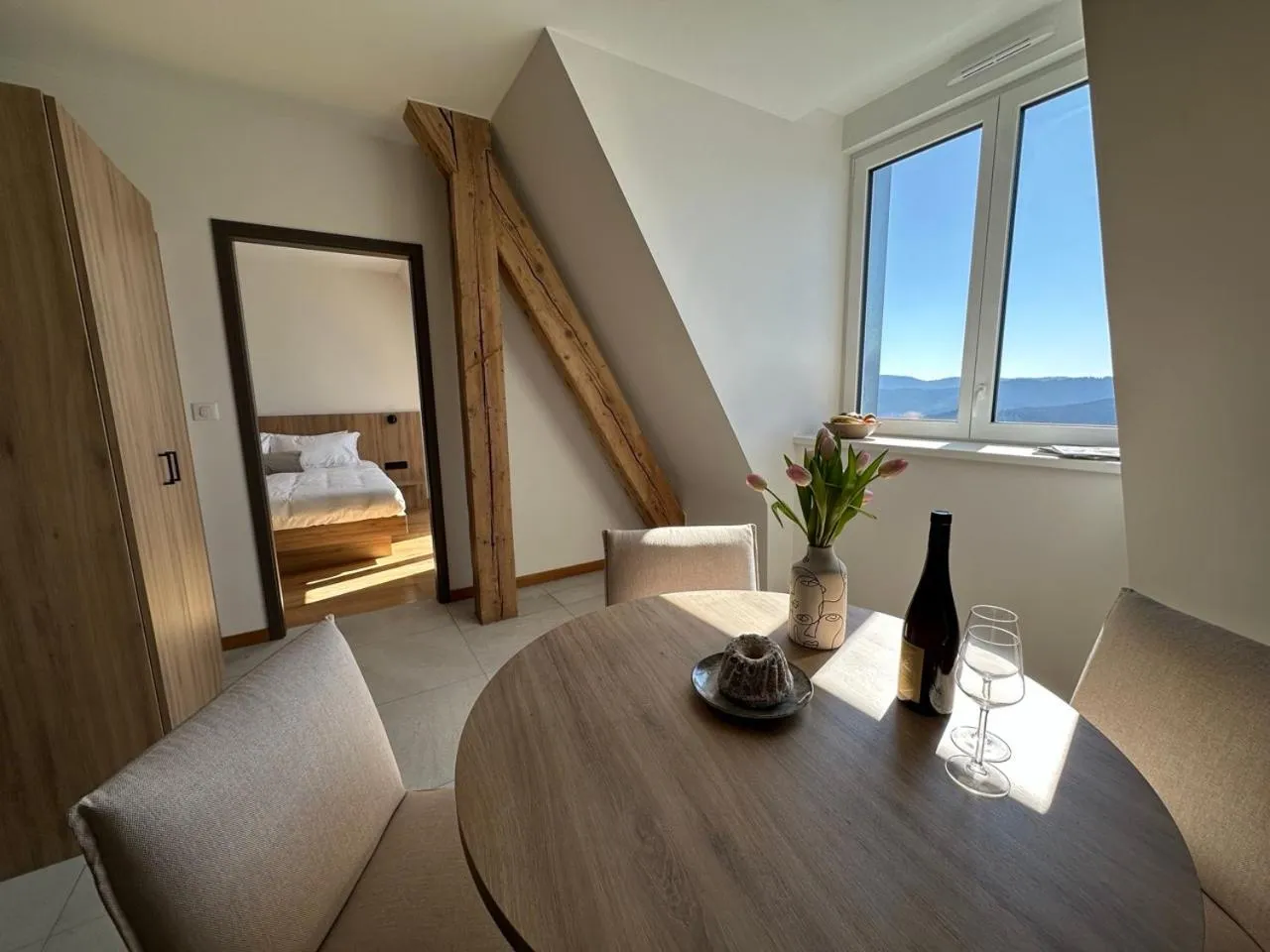 Dining area, Bed in Domaine de Haslach, The Originals Collection, Résidence de Tourisme