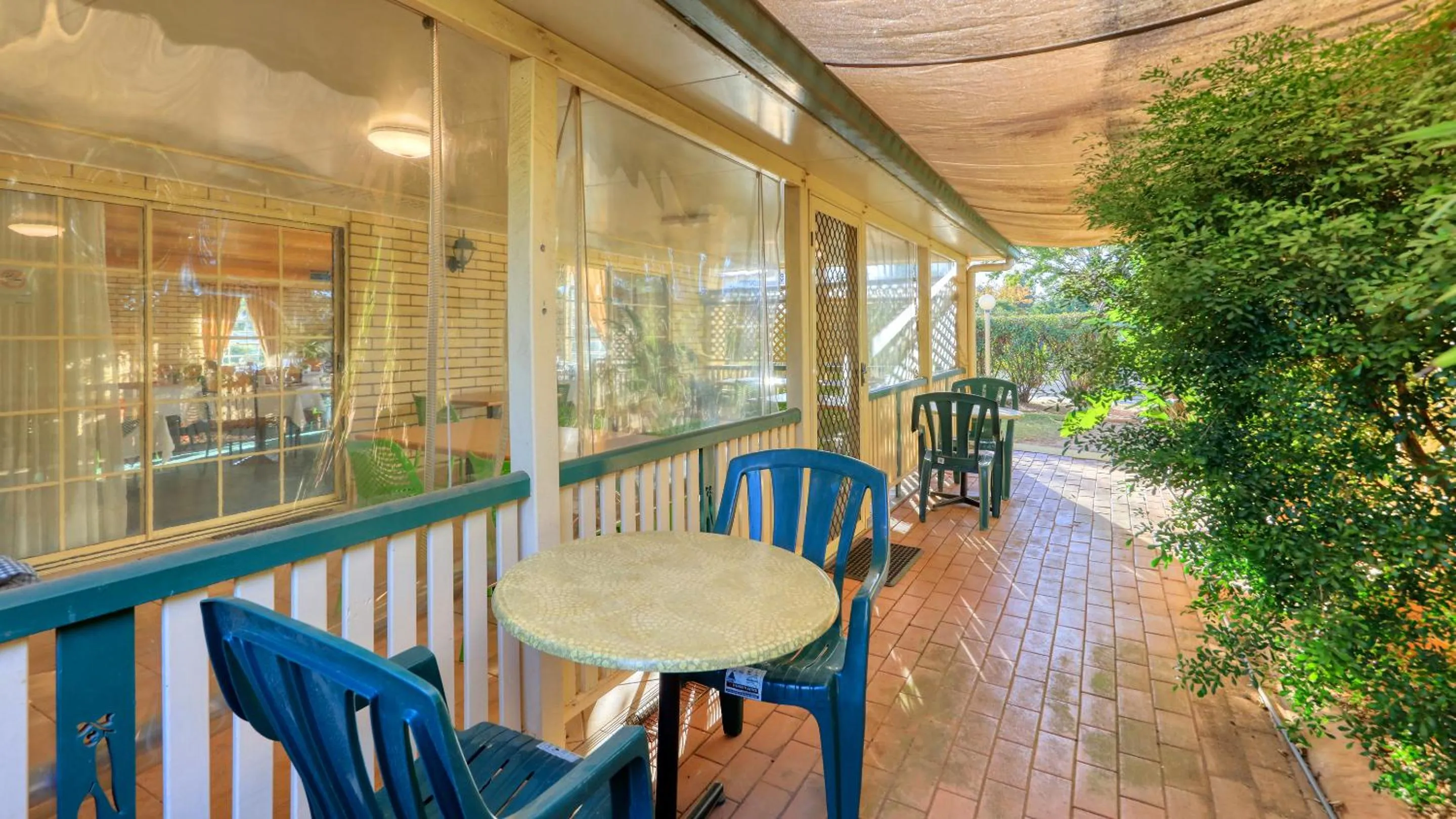 Restaurant/places to eat in Riverland Motor Inn