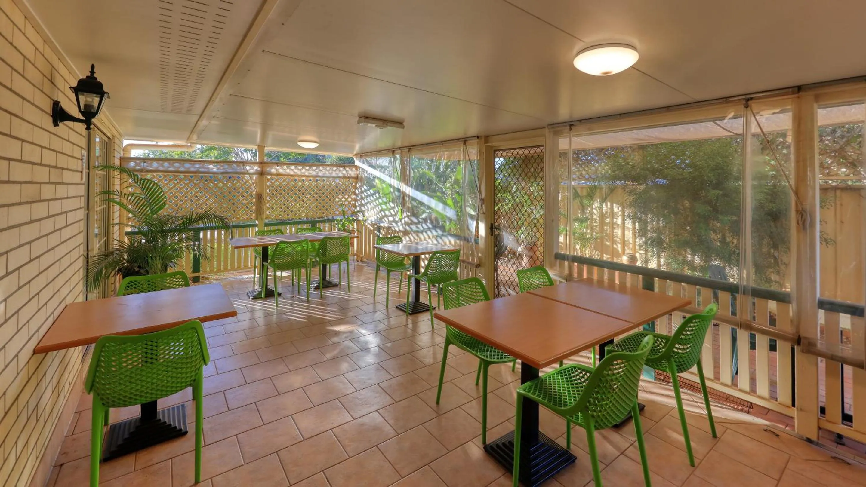 Restaurant/places to eat in Riverland Motor Inn