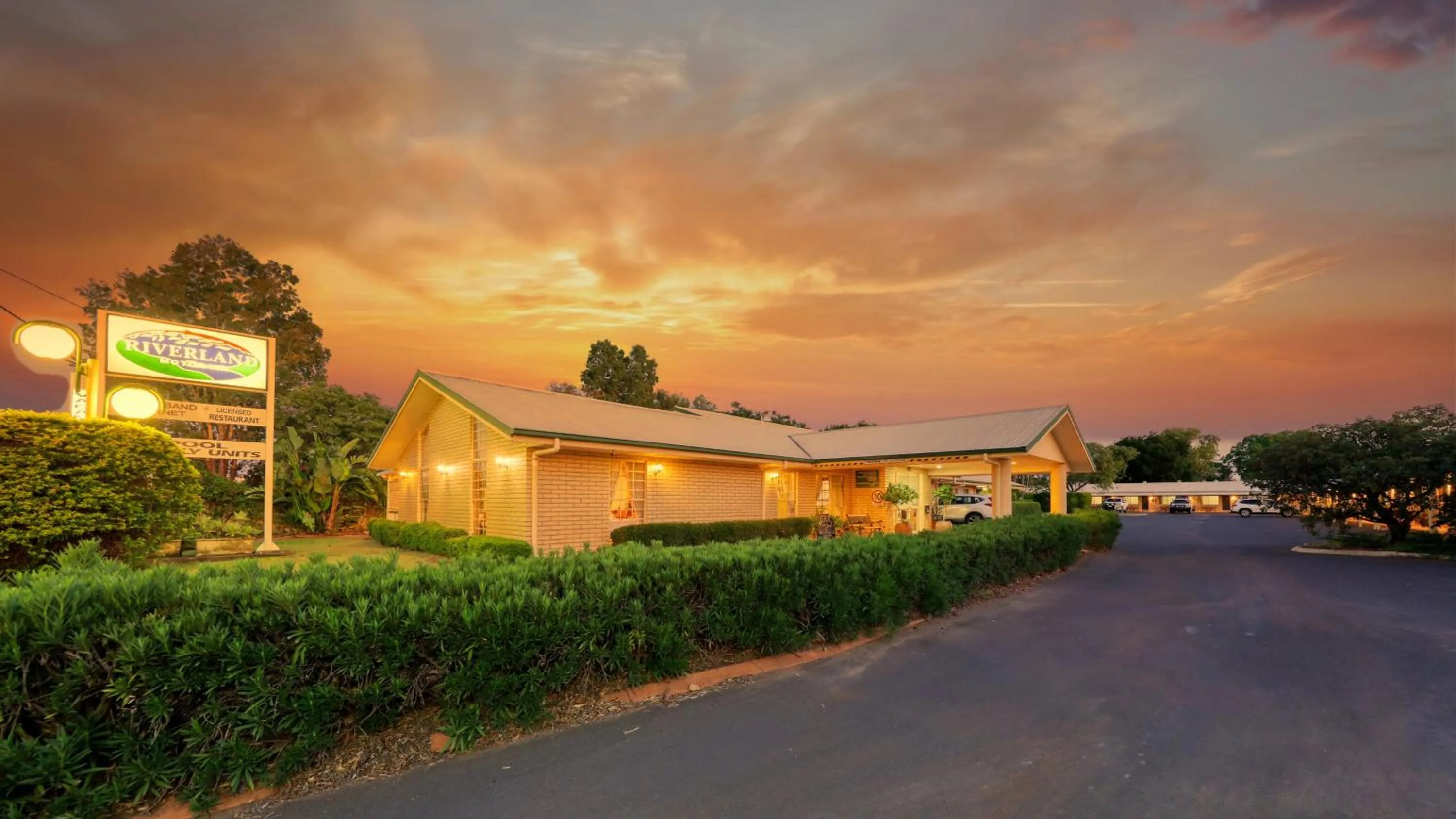 Property building in Riverland Motor Inn