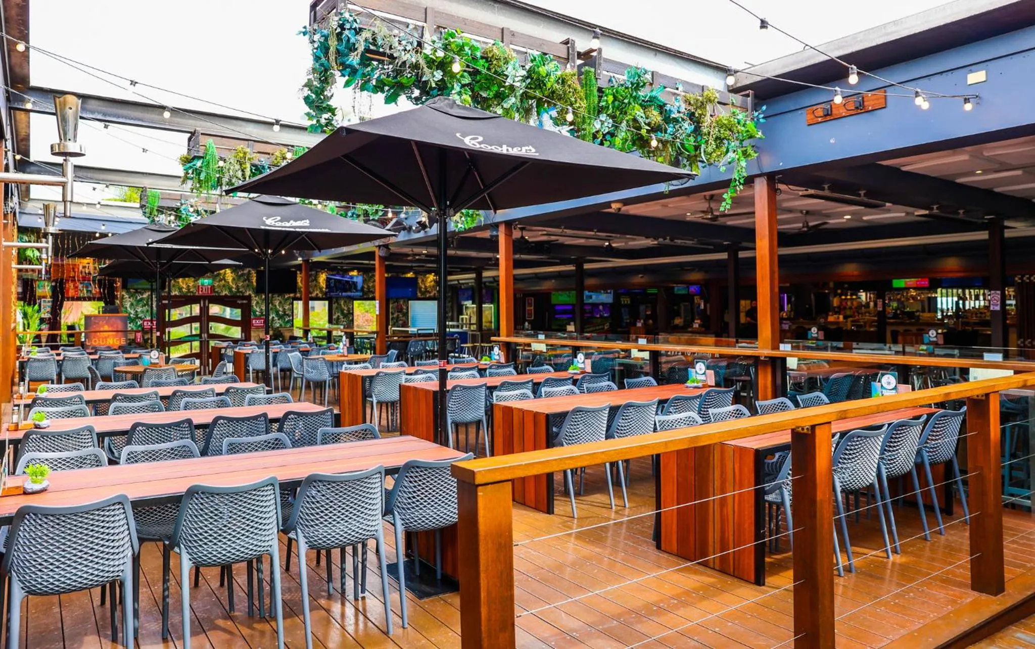 Restaurant/places to eat in Park Beach Hotel Motel