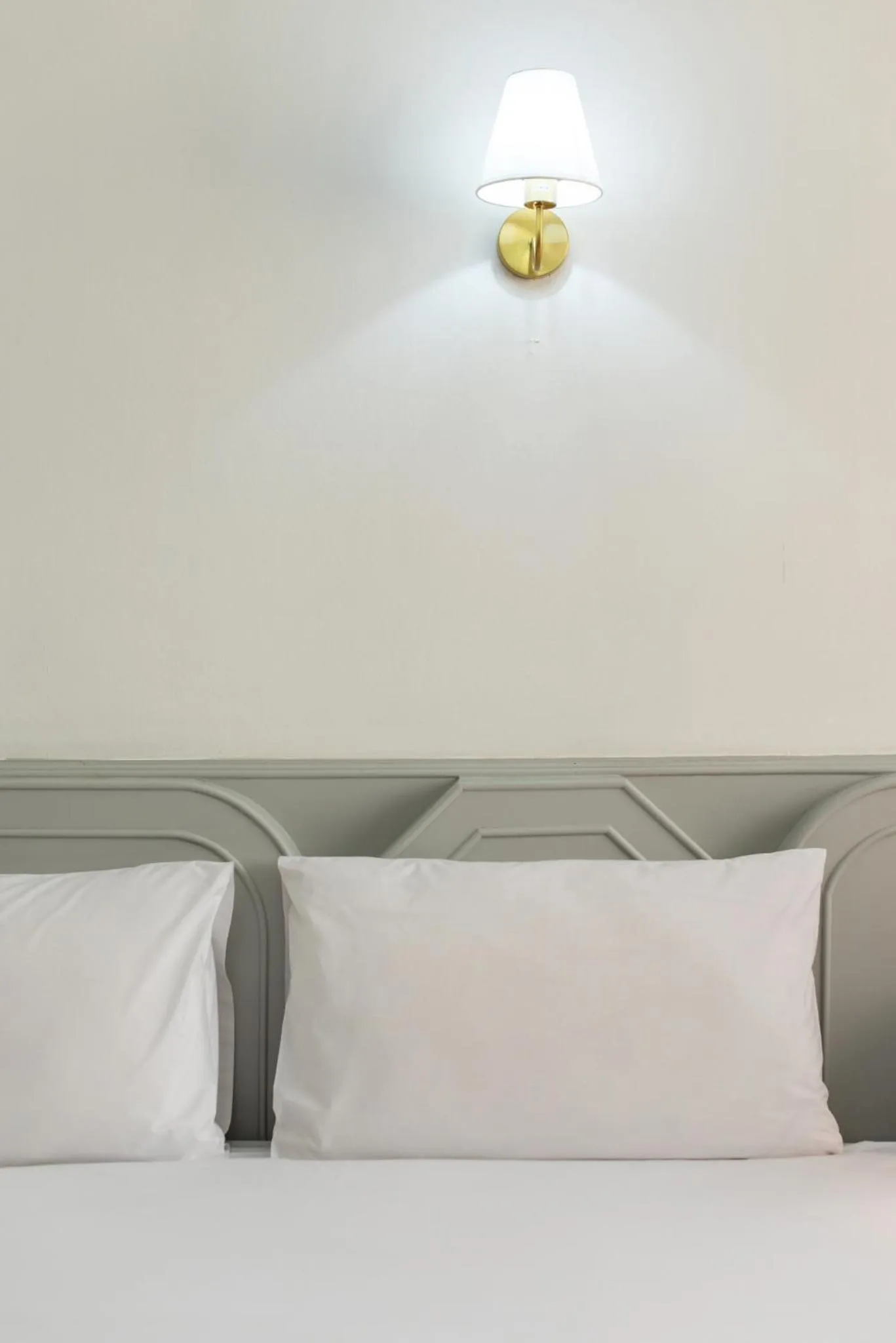 Bedroom, Bed in Elizabeth Hotel