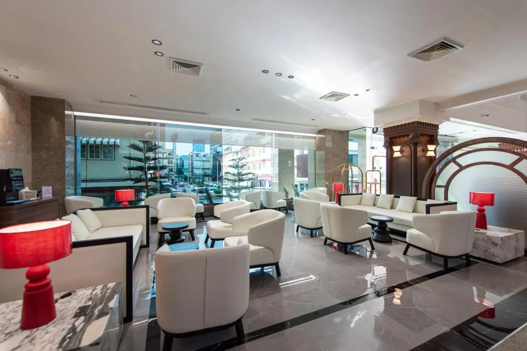 Lounge or bar in Elizabeth Hotel Lounge or bar in Elizabeth Hotel