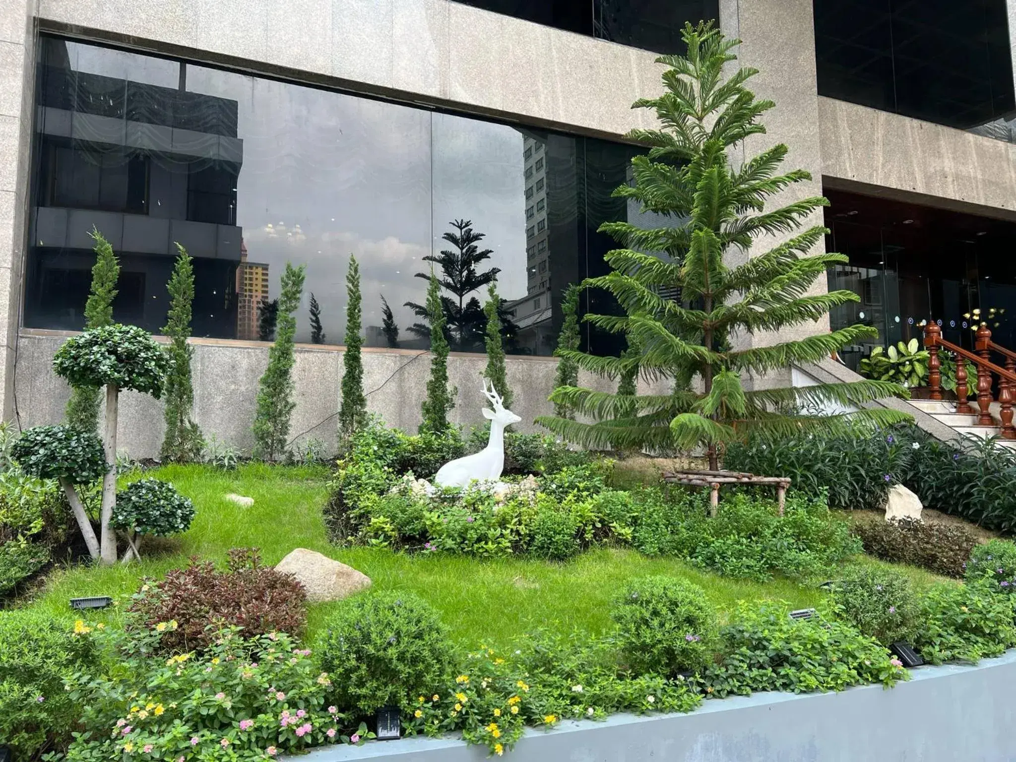 Property building in Elizabeth Hotel Property building in Elizabeth Hotel