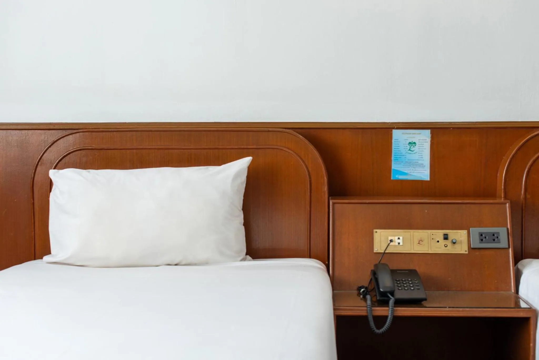 Bed in Elizabeth Hotel