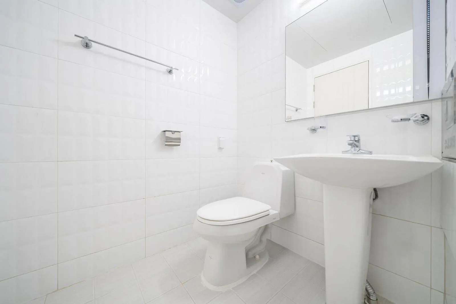 Toilet in Zio Pinetree