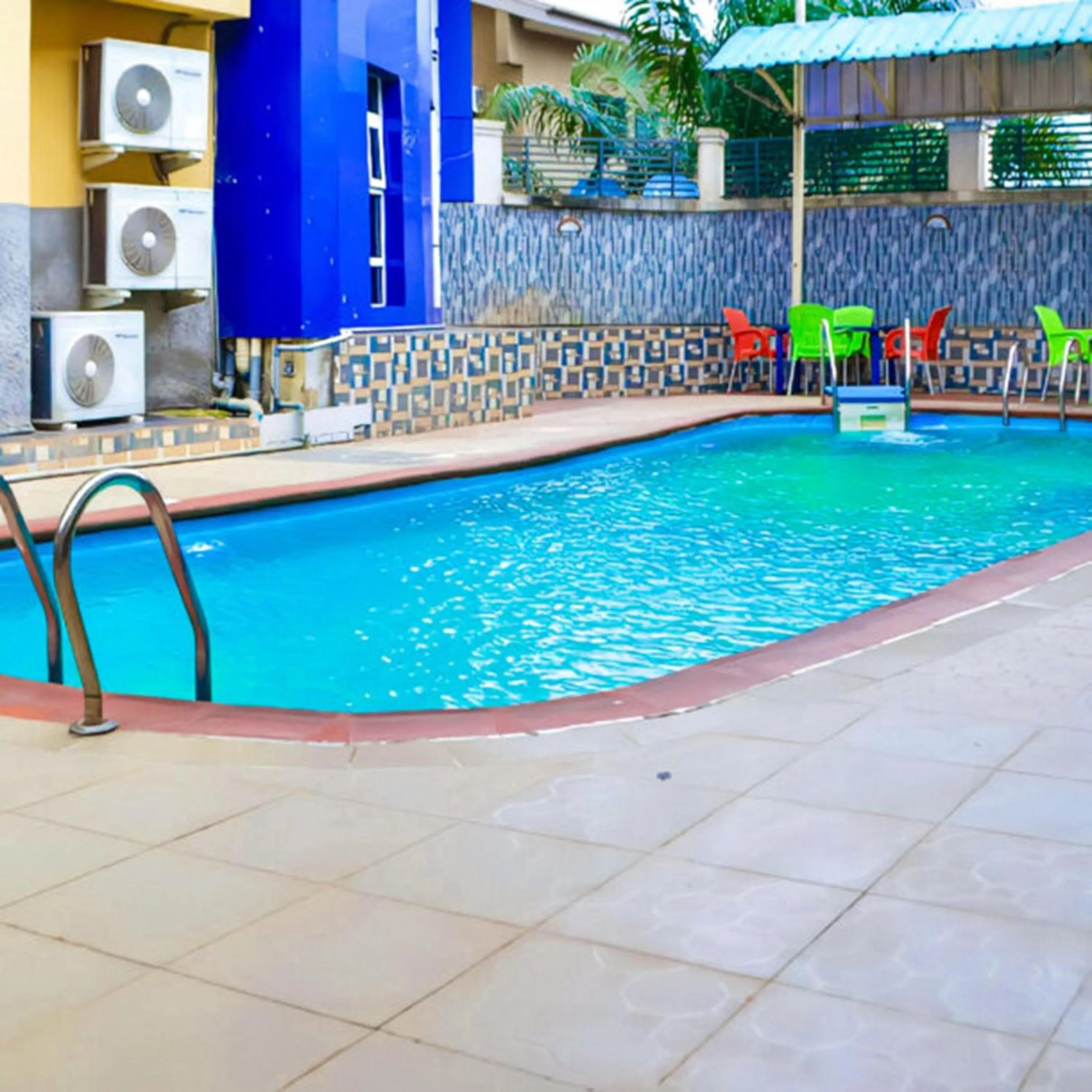 Swimming pool in Nafelis Hotel Enugu