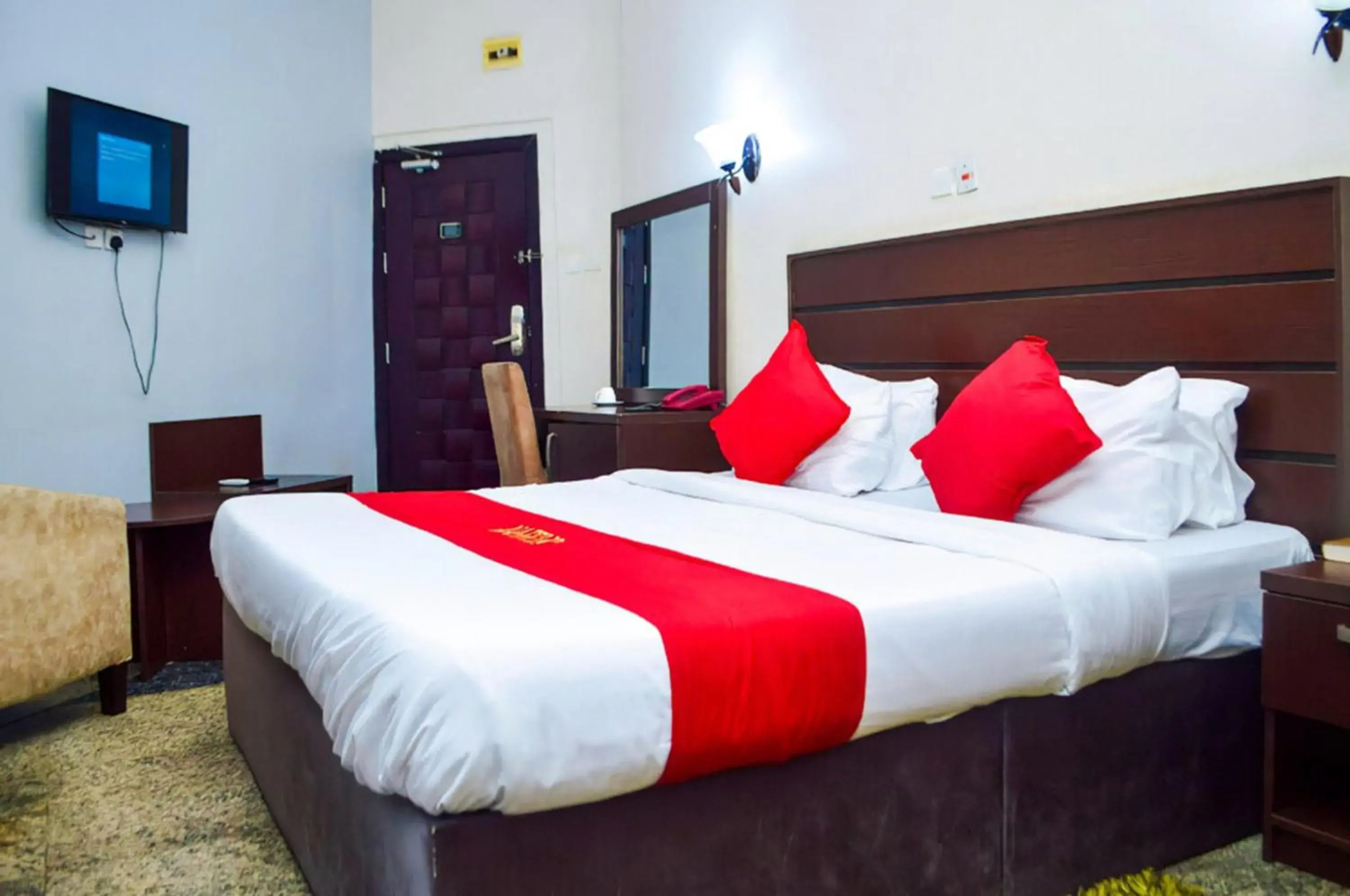 Superior King Room in Nafelis Hotel Enugu Superior King Room in Nafelis Hotel Enugu