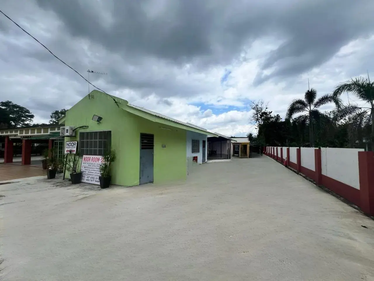 Facade/entrance in Capital O 91117 Noor Room Stay Facade/entrance in Capital O 91117 Noor Room Stay