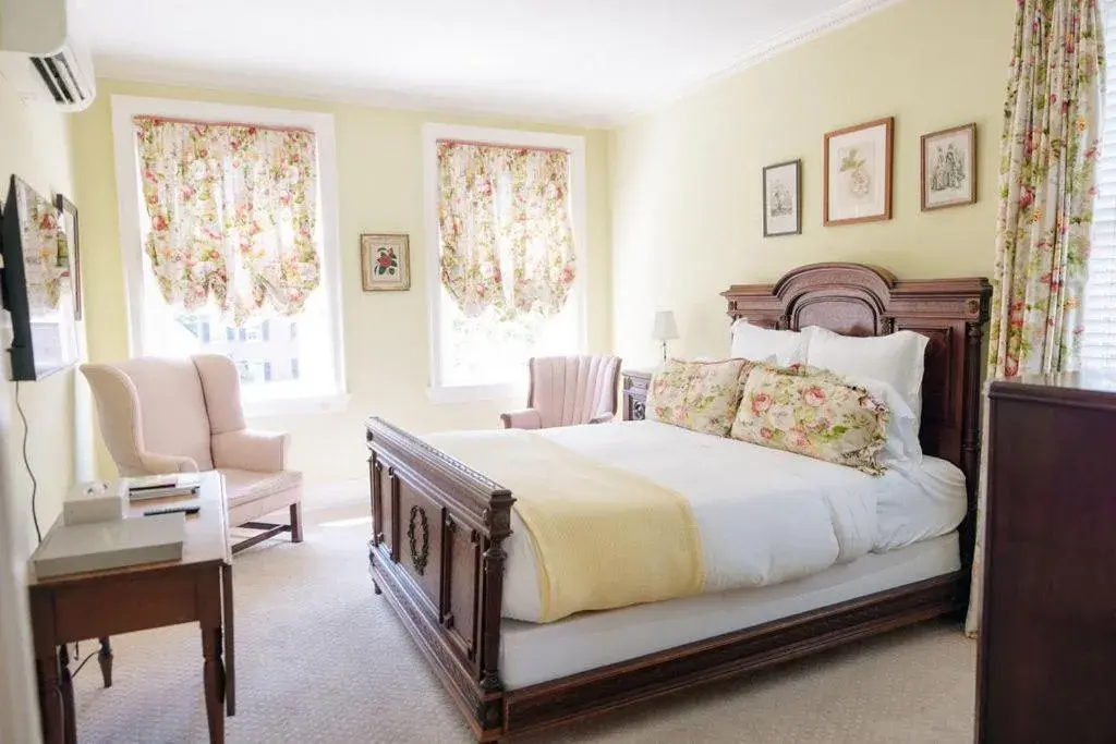 Queen Room in Ironclad Inn and Bourbon Room Queen Room in Ironclad Inn and Bourbon Room