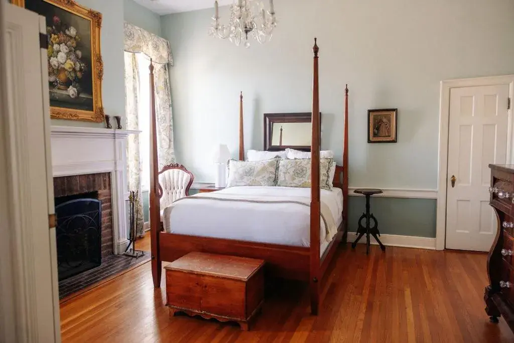 Queen Room with Spa Bath in Ironclad Inn and Bourbon Room Queen Room with Spa Bath in Ironclad Inn and Bourbon Room