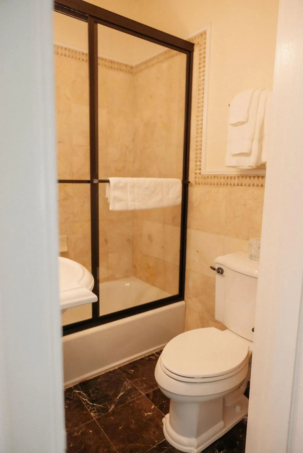 Bathroom in Ironclad Inn and Bourbon Room