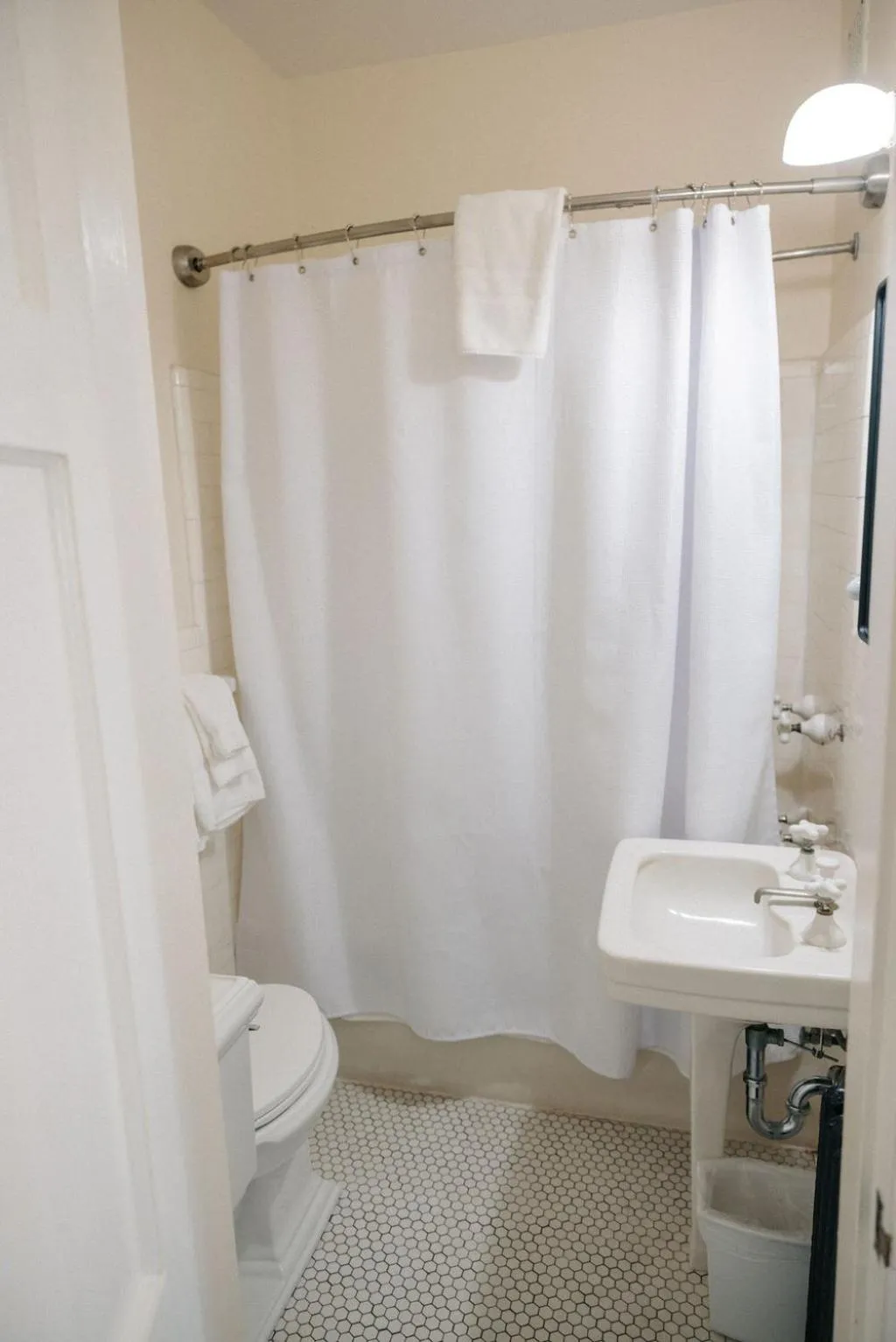 Bathroom in Ironclad Inn and Bourbon Room