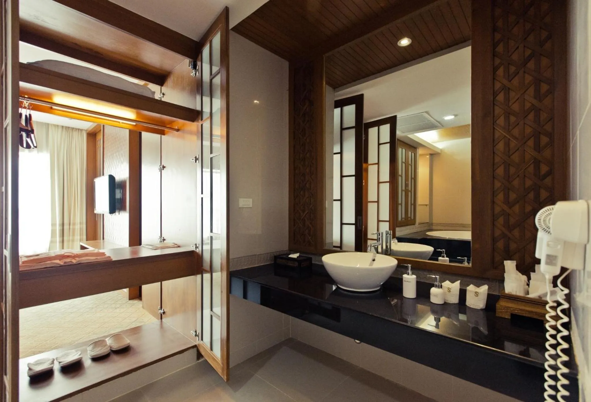 Bathroom in Sunee Grand Hotel and Convention Center