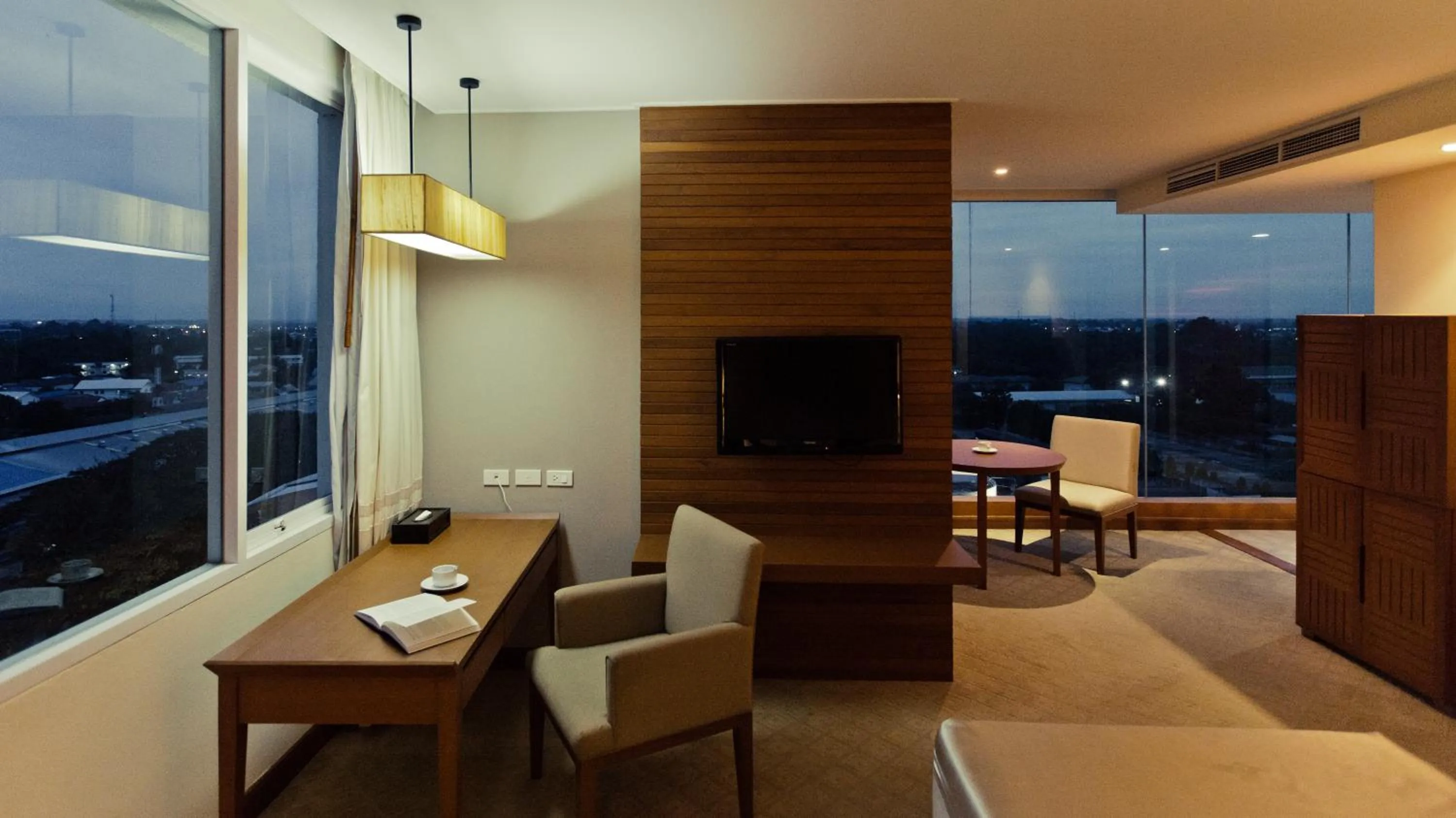 Living room in Sunee Grand Hotel and Convention Center