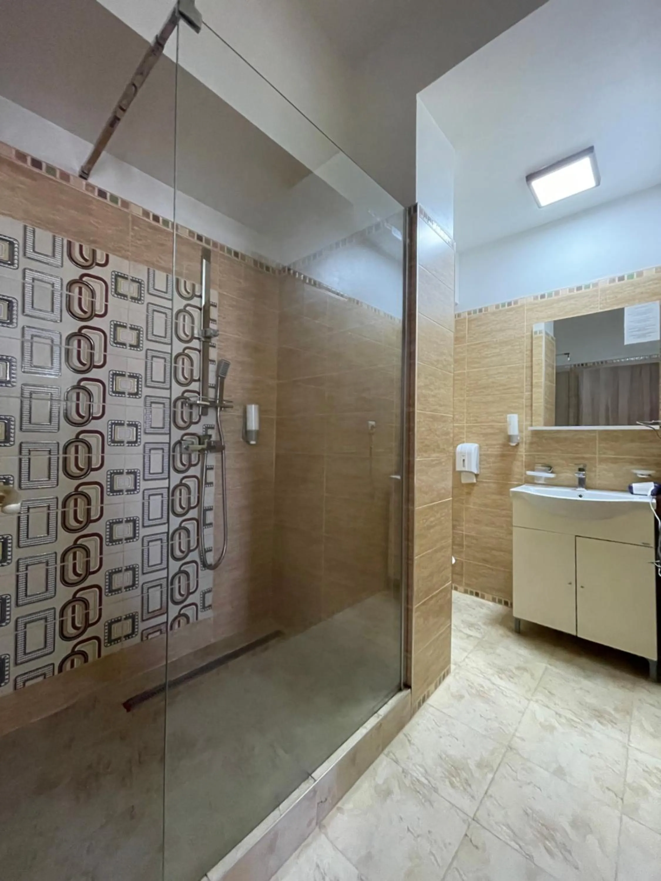 Shower in Hotel Prestige