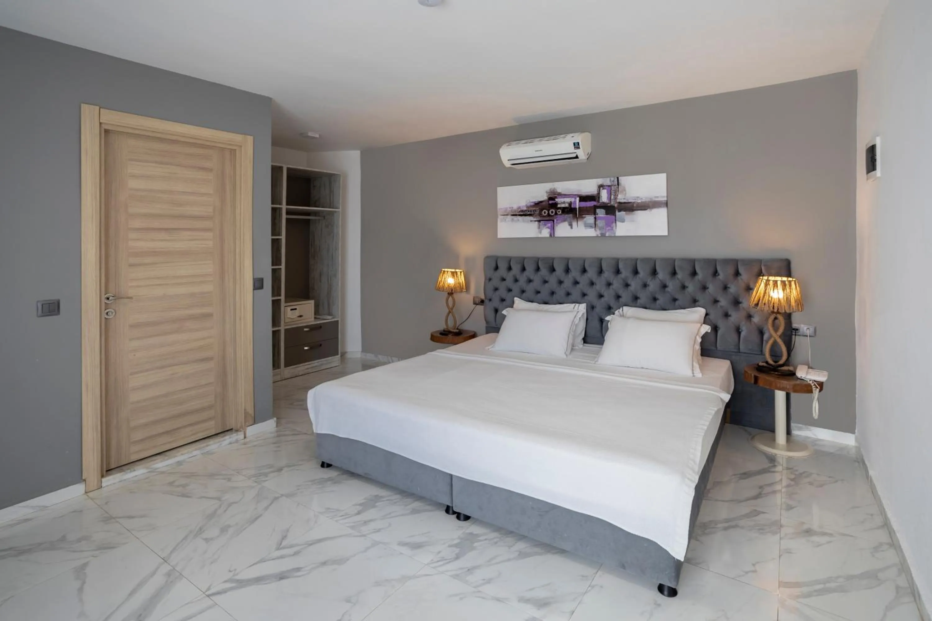 Photo of the whole room in Vega Aparts