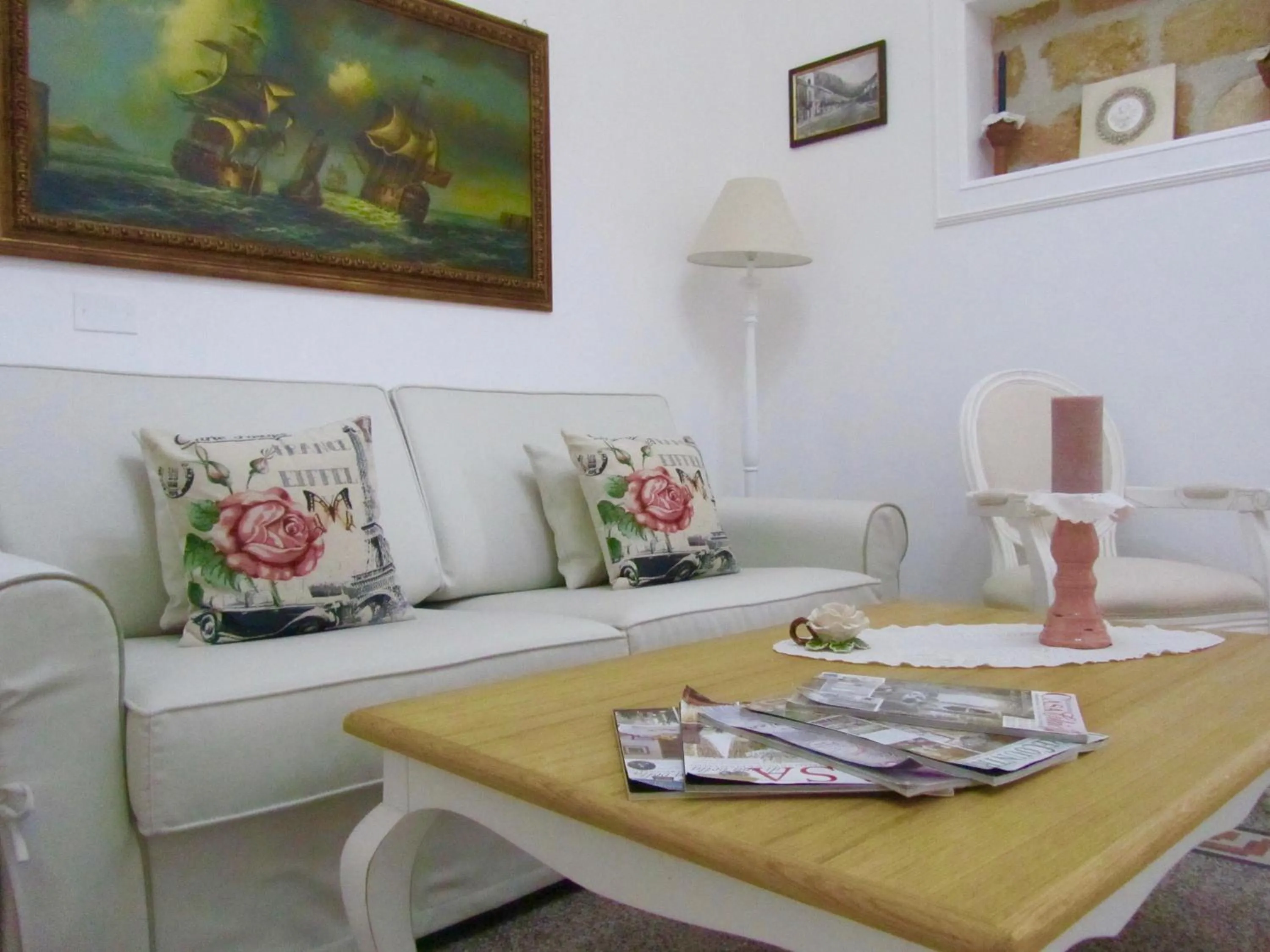 Communal lounge/ TV room in TAM Vacanze B&B