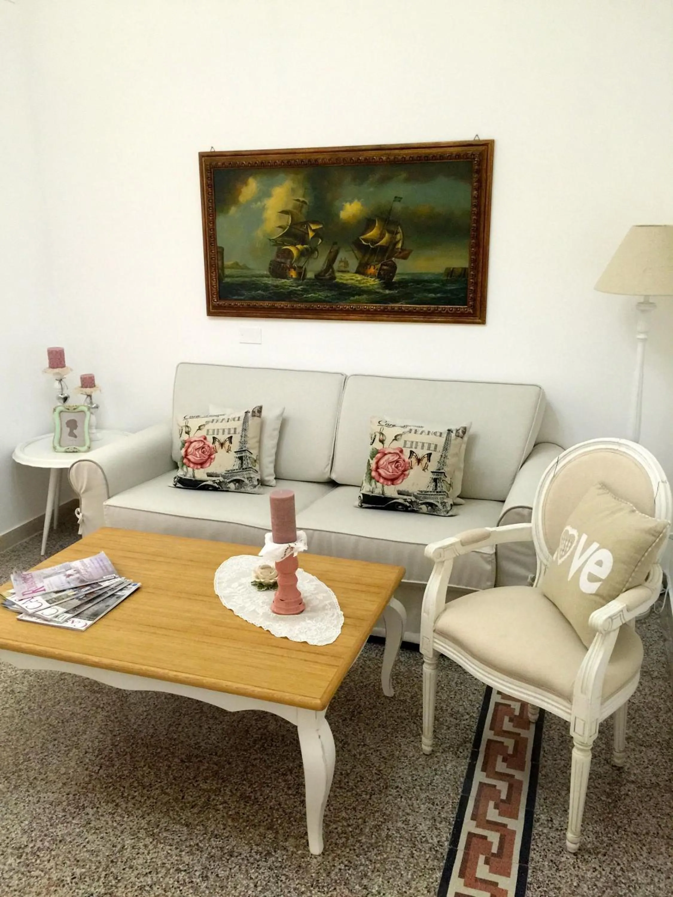 Communal lounge/ TV room in TAM Vacanze B&B