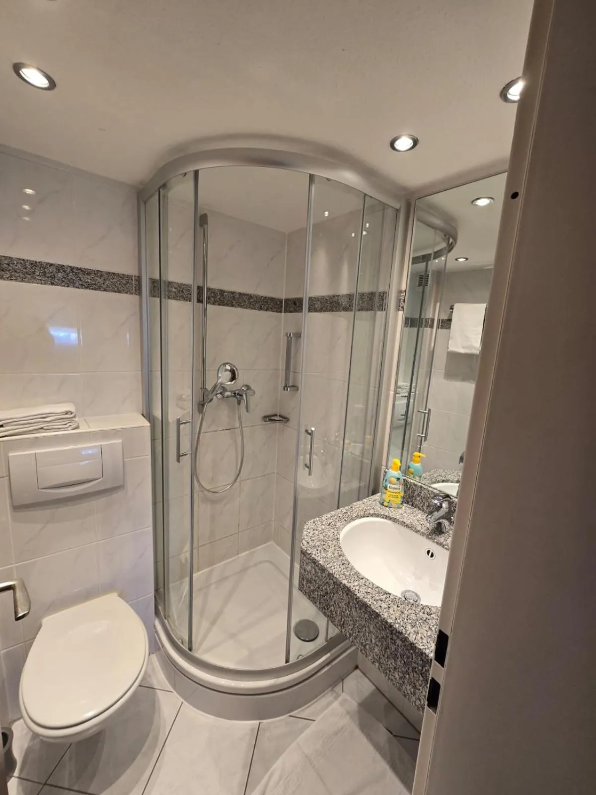 Shower in Hotel Alt Nürnberg