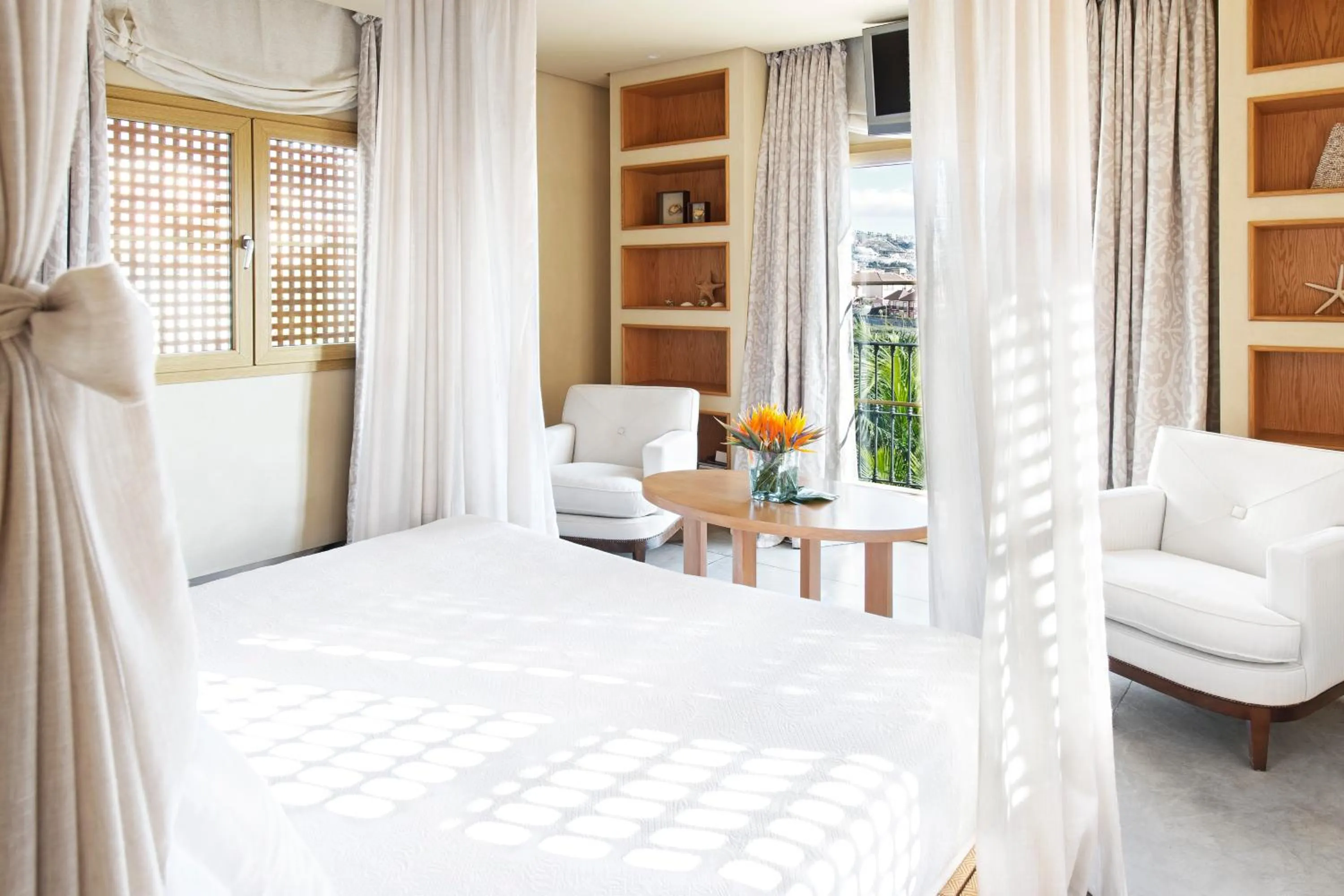 Bed in The Villas at Bahia del Duque