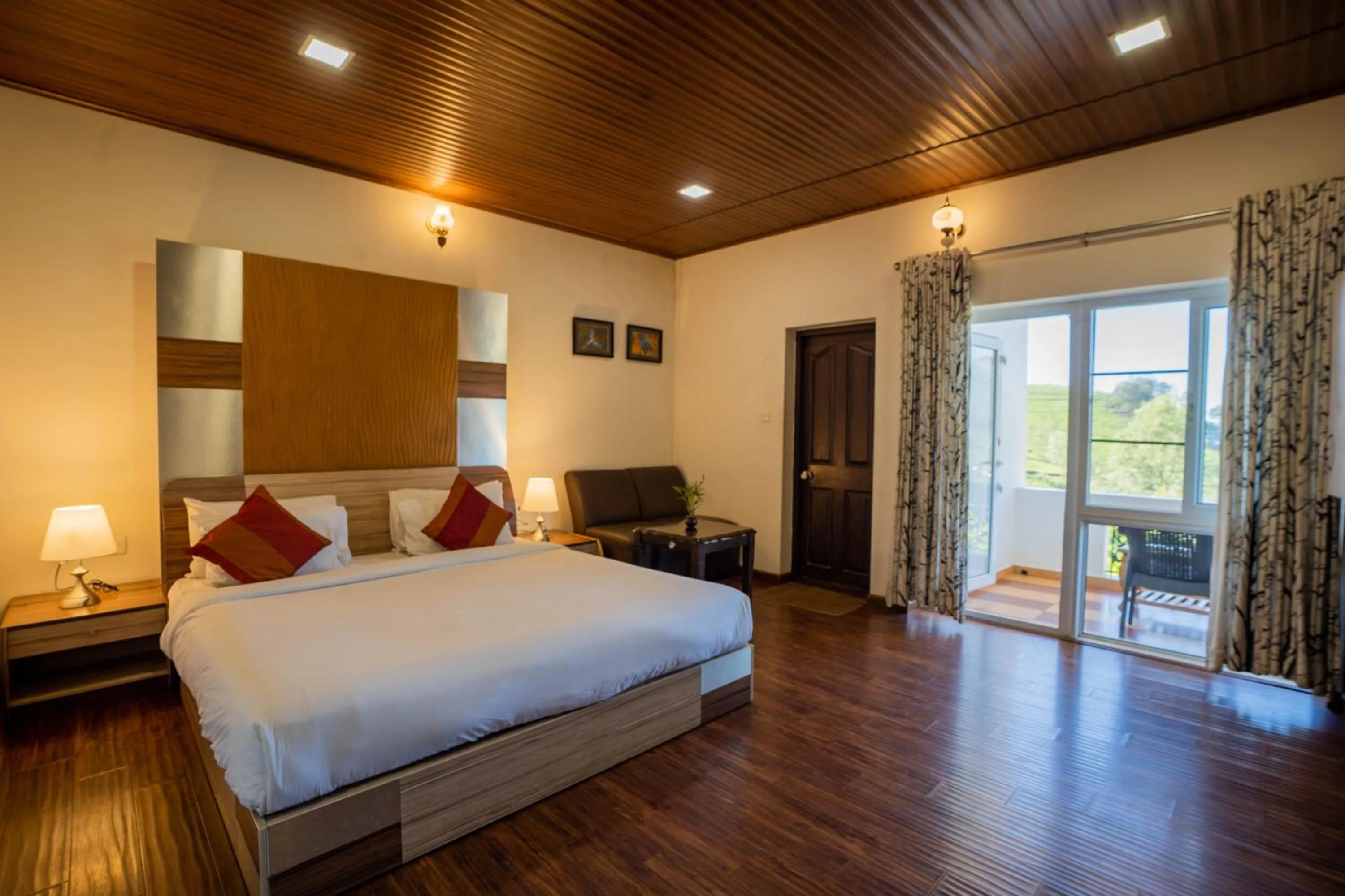 Bed in Green Nest Resort Ooty