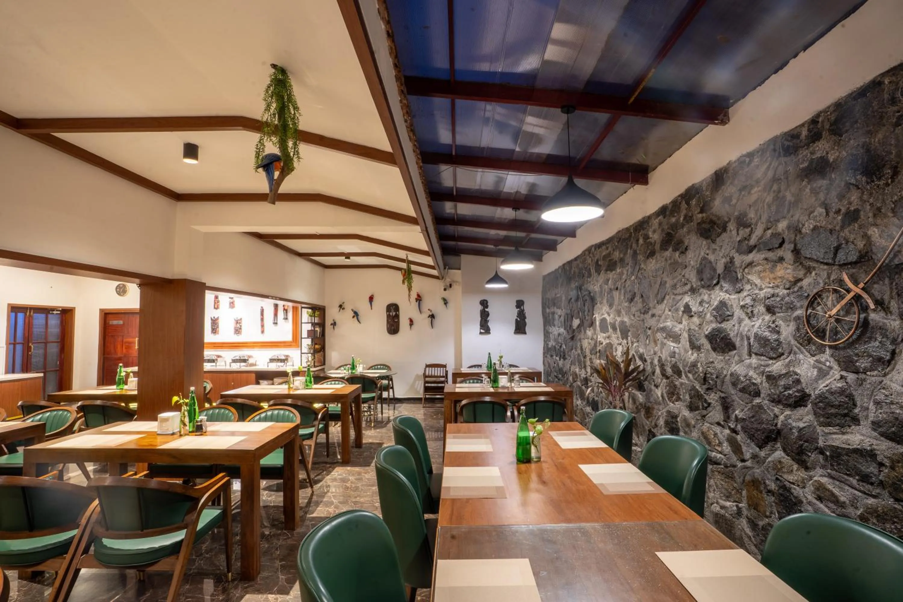 Restaurant/places to eat in Green Nest Resort Ooty