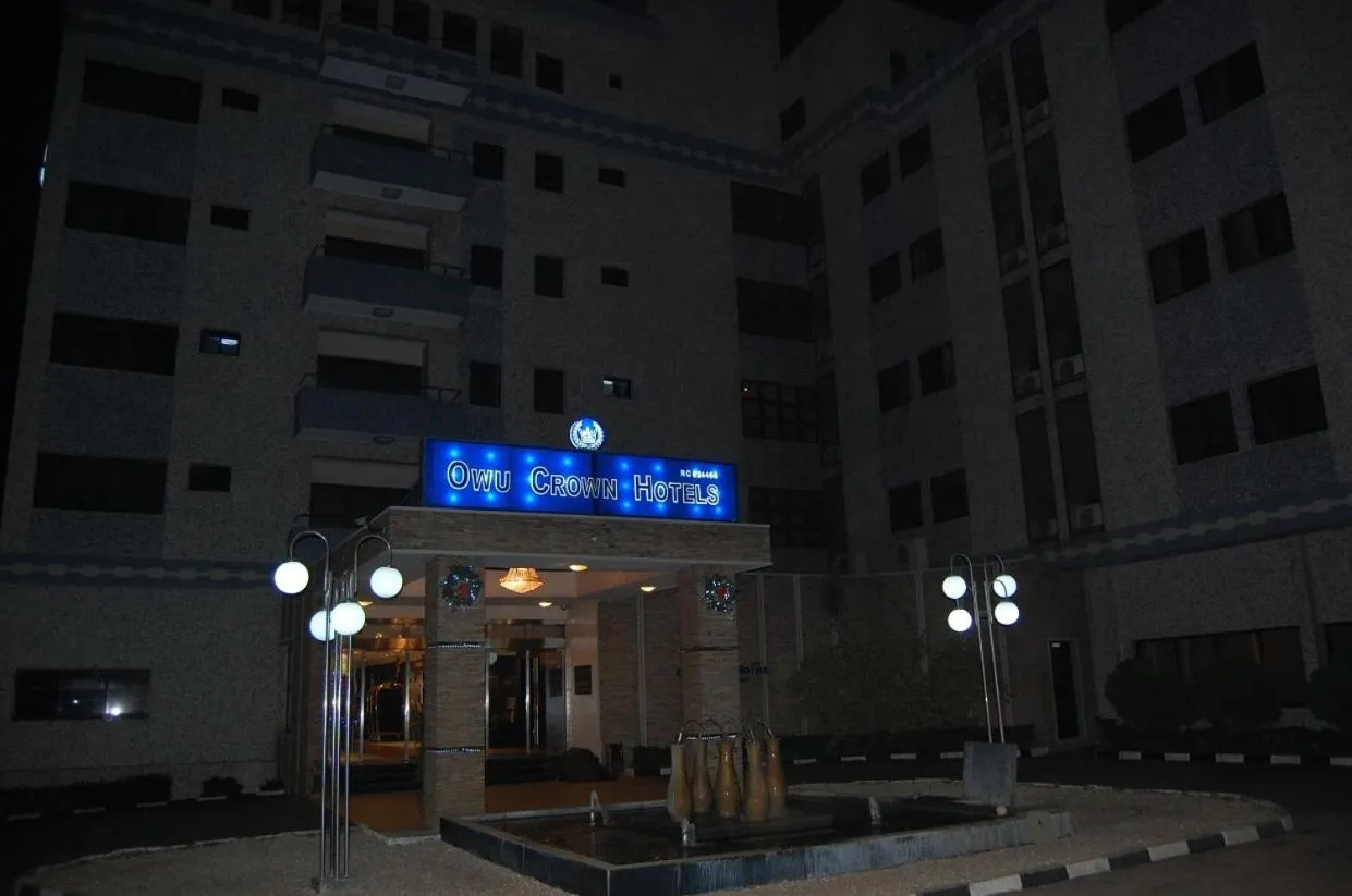 Facade/entrance in Owu Crown Hotel Ibadan