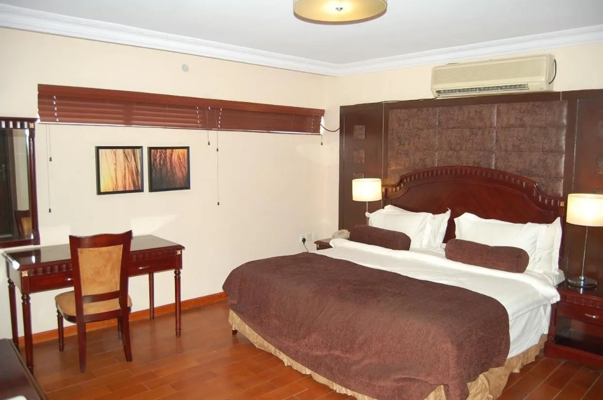 Bedroom, Bed in Owu Crown Hotel Ibadan