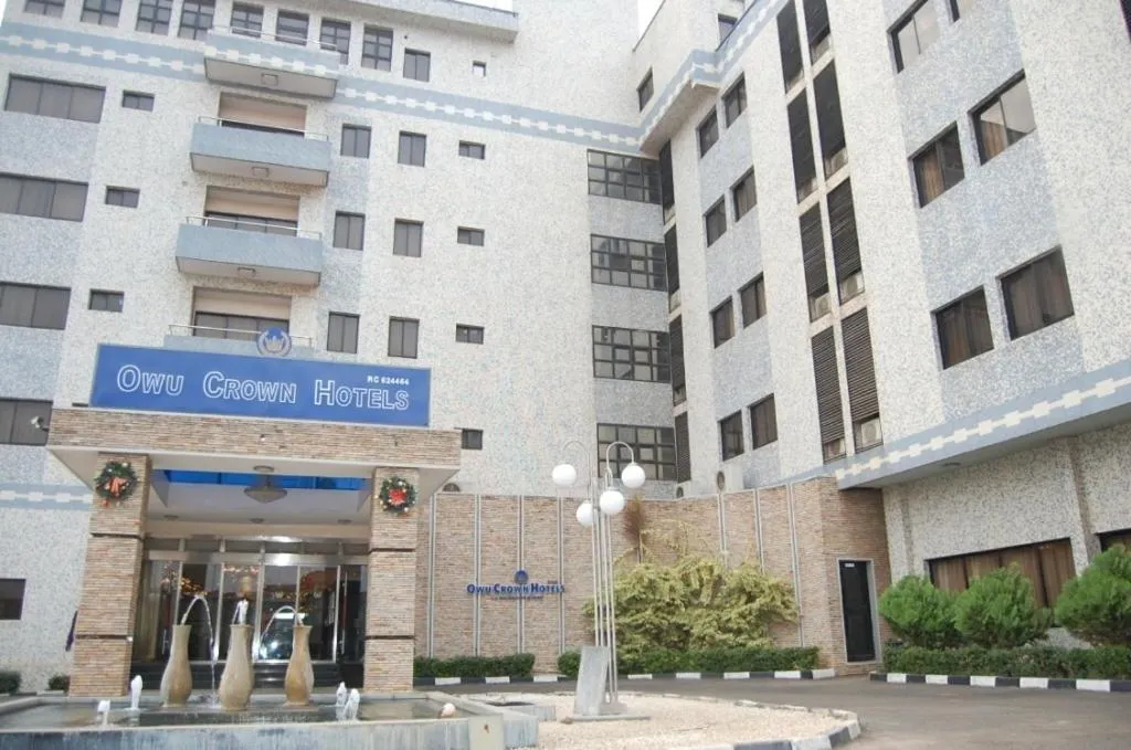 Facade/entrance in Owu Crown Hotel Ibadan