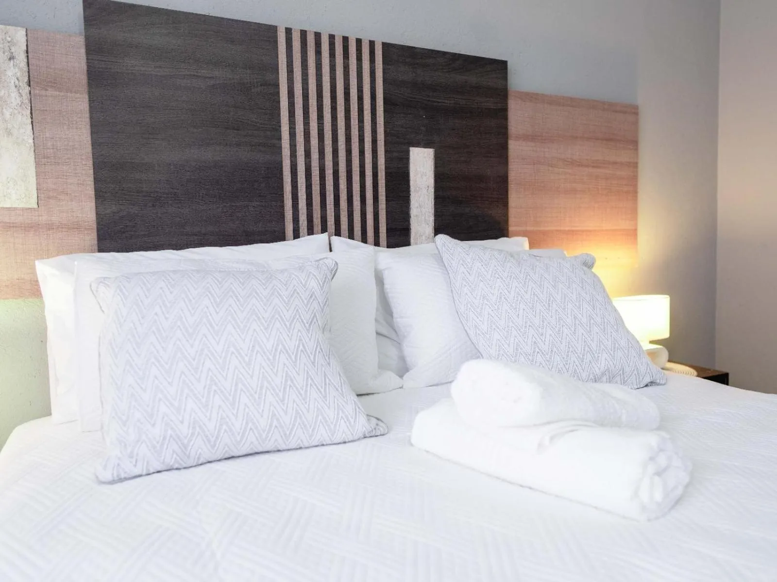 Bed in Viata Luxe Guesthouse