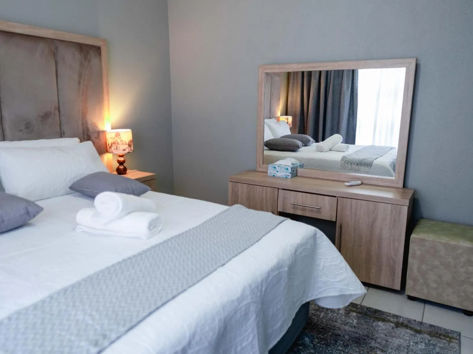 Bed in Viata Luxe Guesthouse