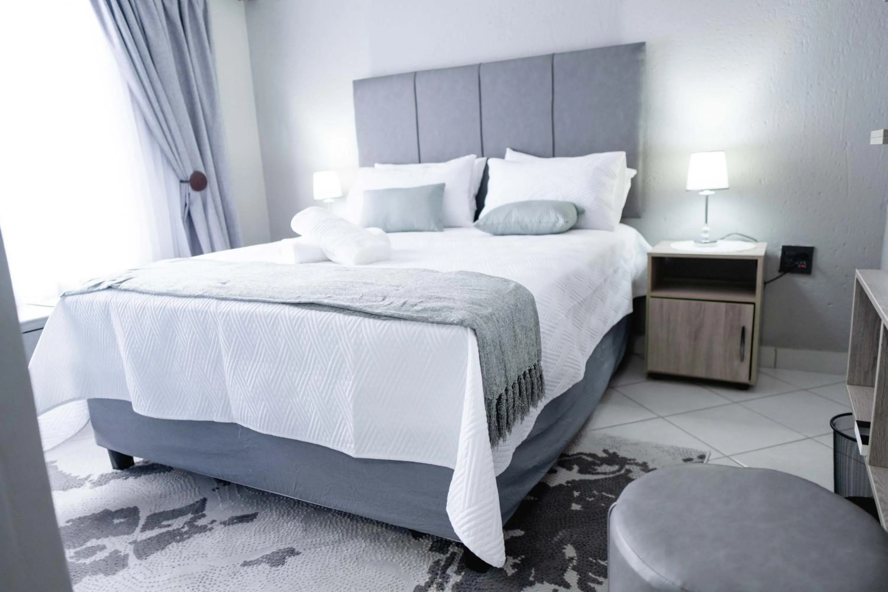 Bed in Viata Luxe Guesthouse