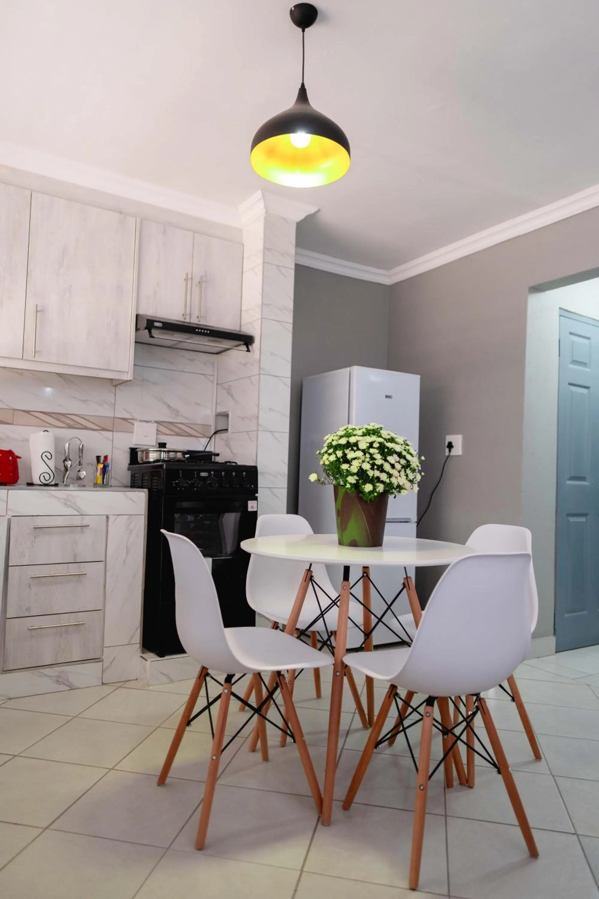 Kitchen or kitchenette in Viata Luxe Guesthouse