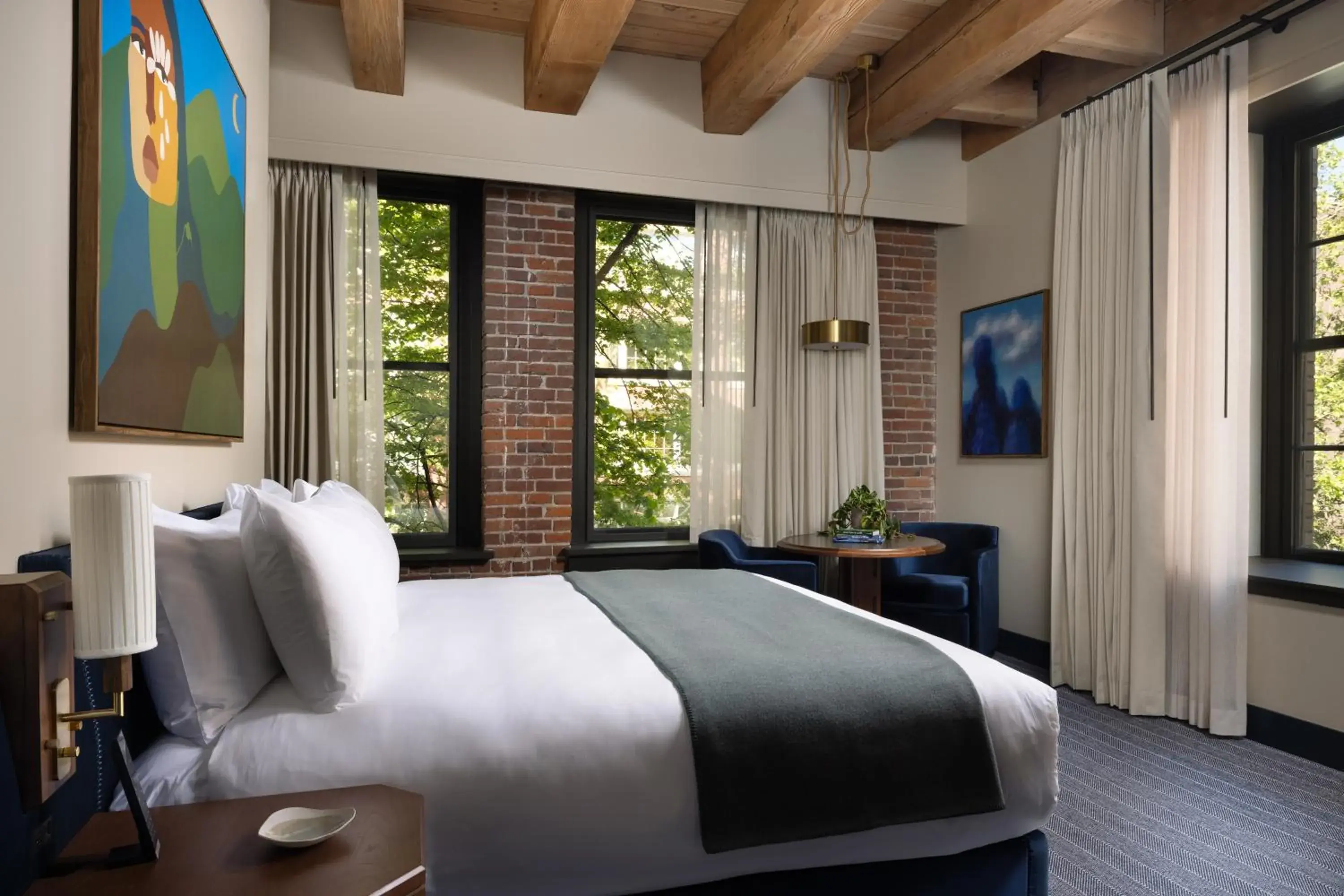 Superior Studio in Populus Seattle Superior Studio in Populus Seattle