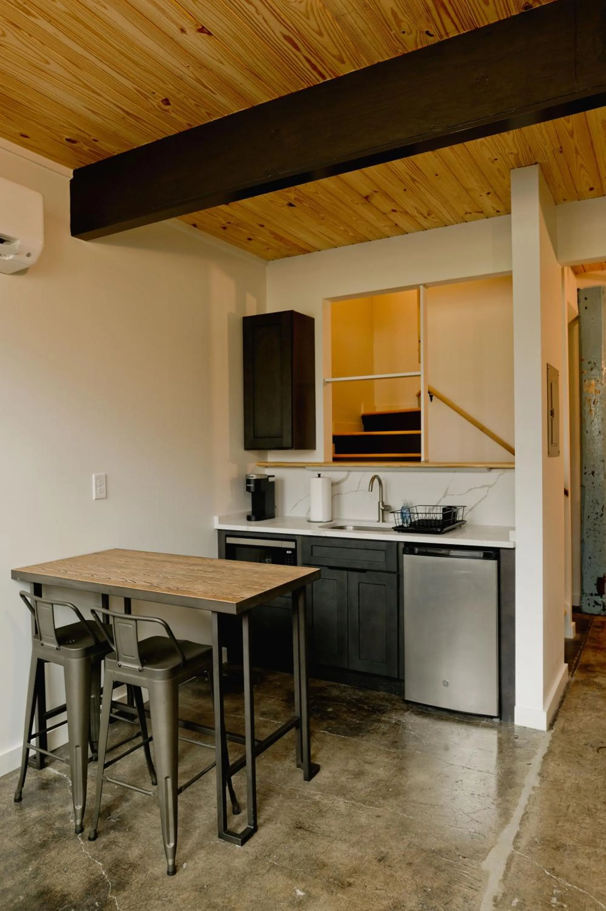 Kitchen or kitchenette in Loom Room Retreat