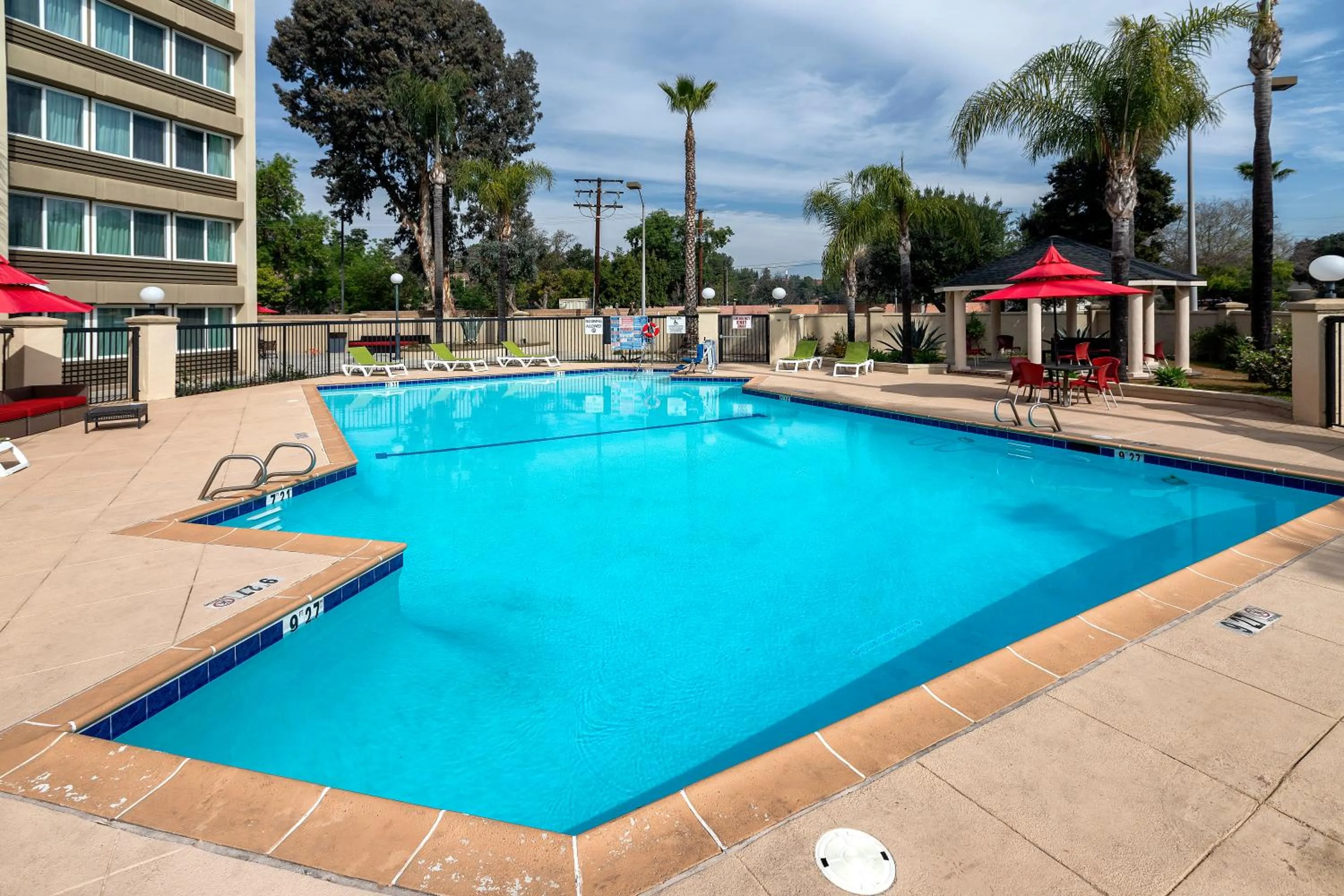 Swimming pool in Pacific Stay Hotel