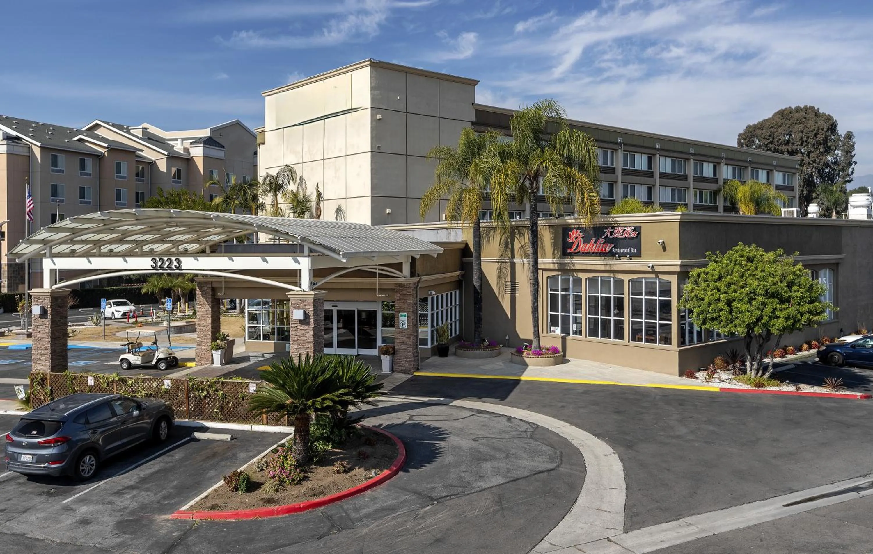 Property building in Pacific Stay Hotel