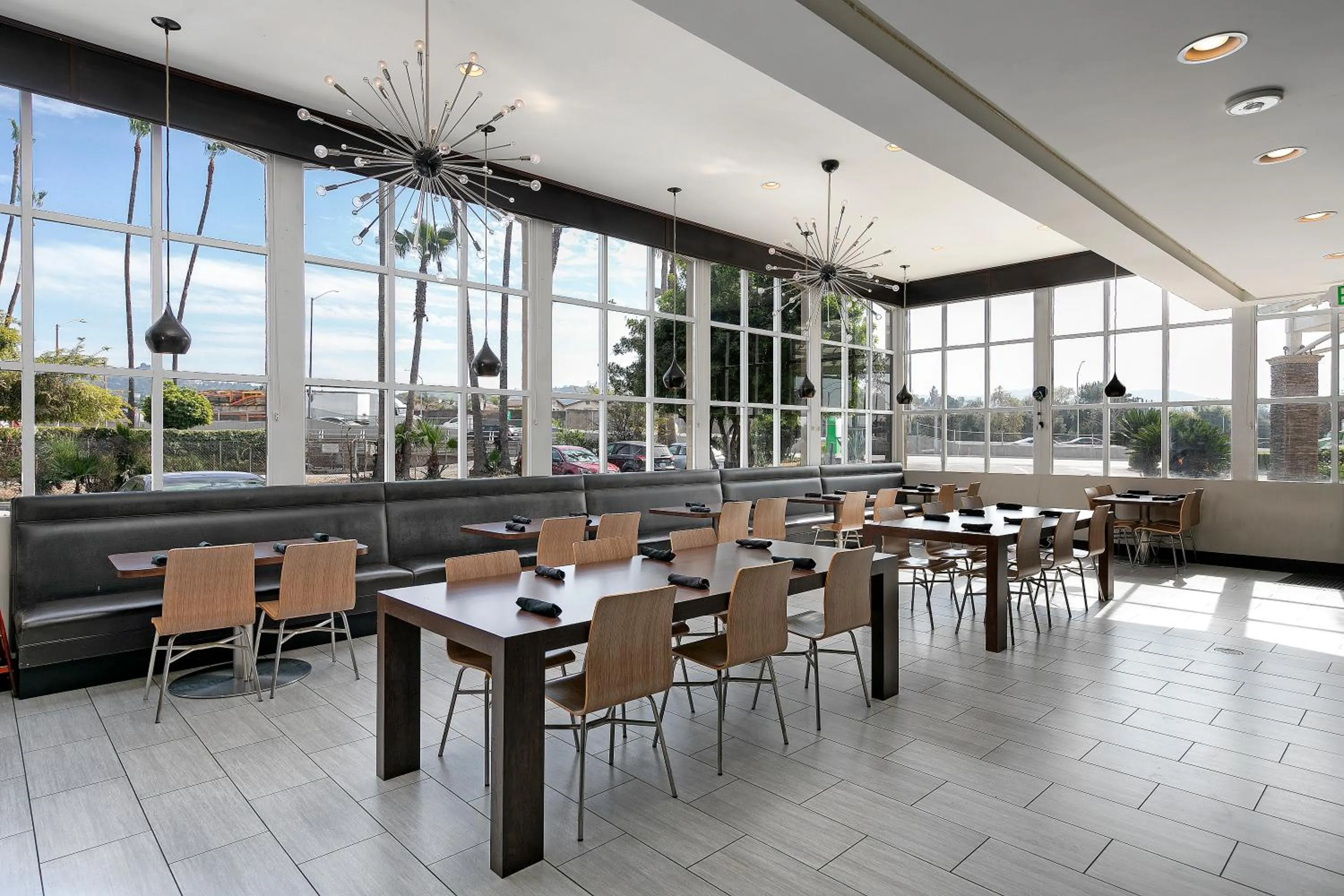 Restaurant/places to eat in Pacific Stay Hotel