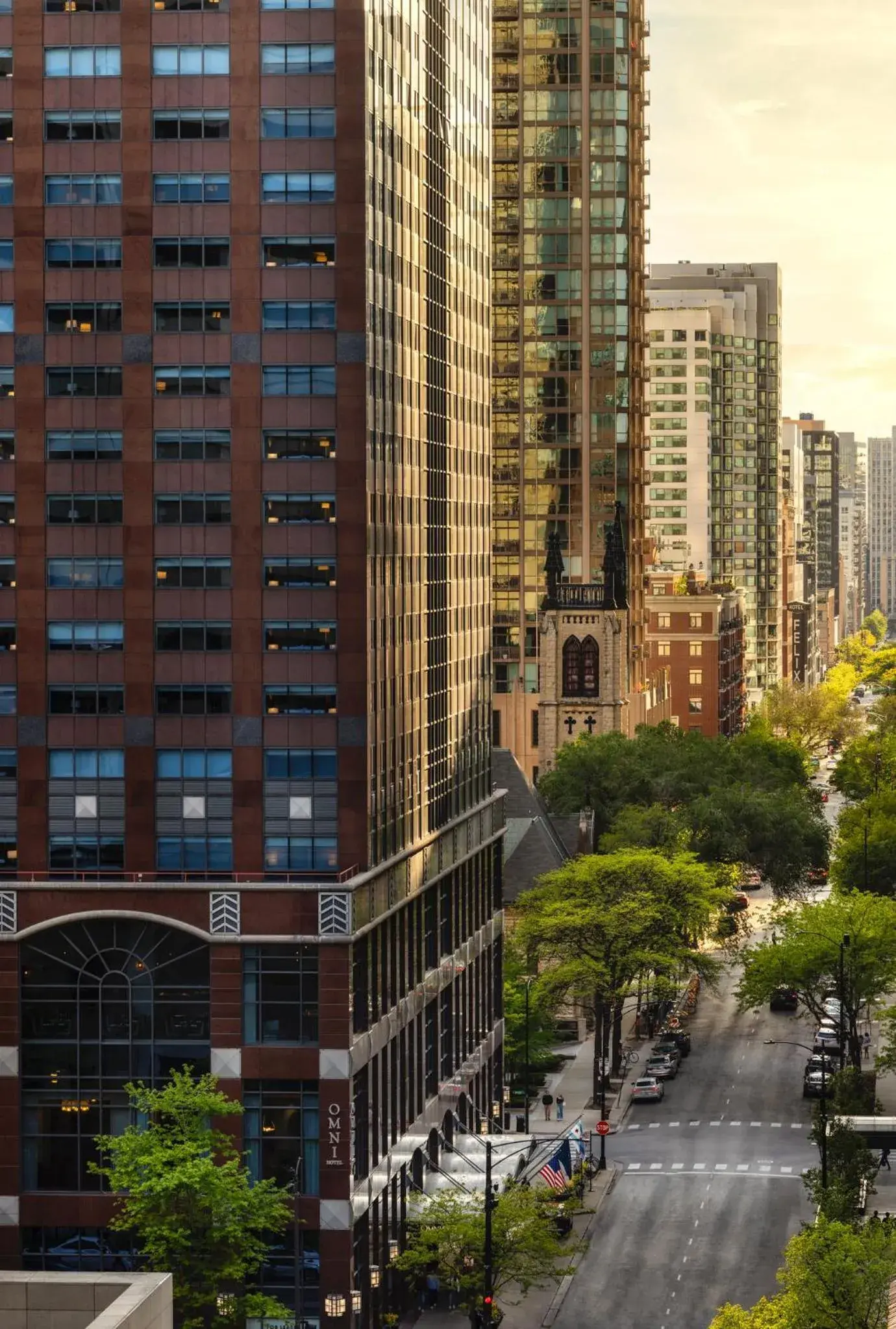 Property building in Omni Chicago Hotel Property building in Omni Chicago Hotel